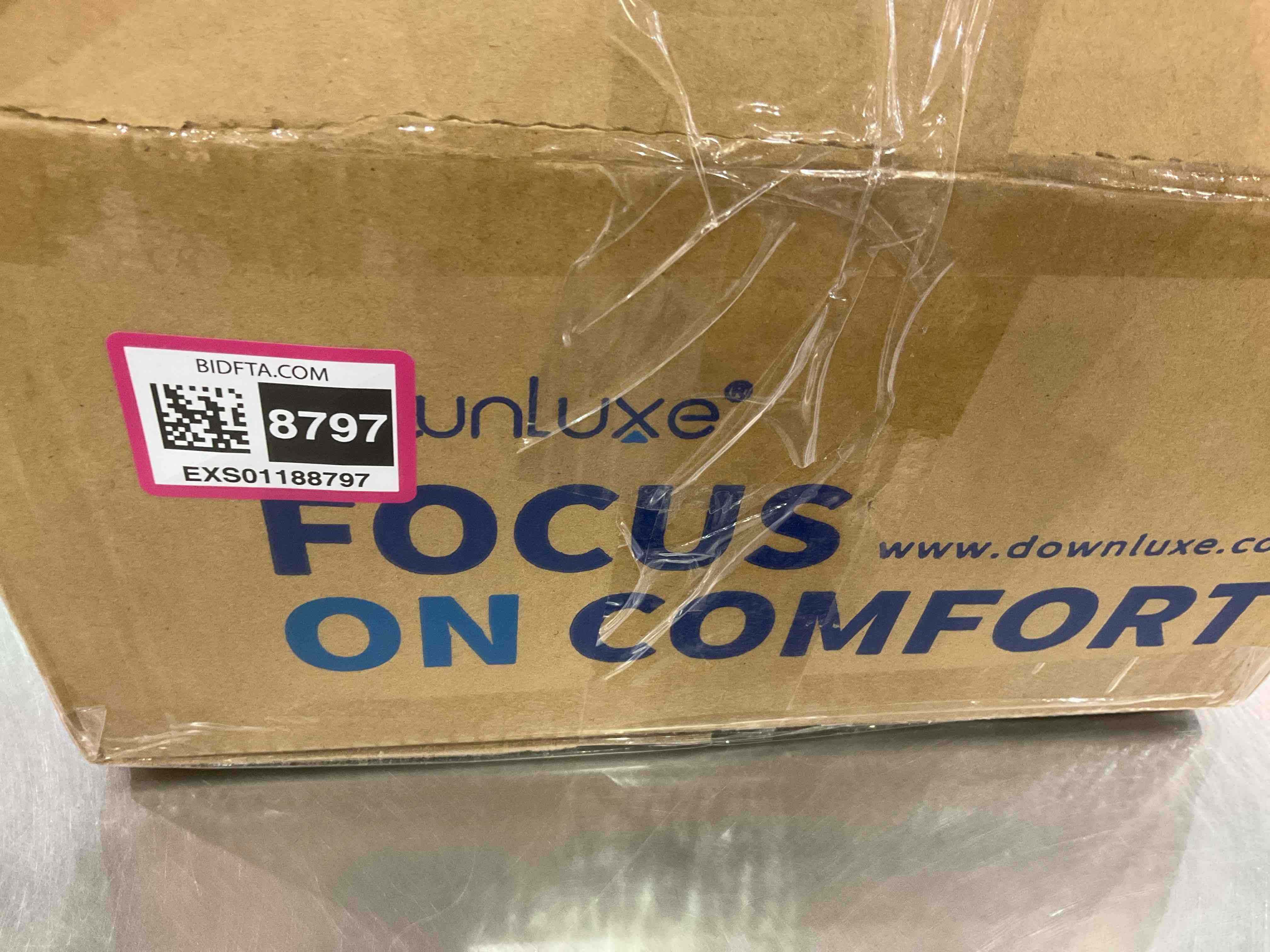 https://s3.amazonaws.com/lotting-images-prod/BargainHunt/EXS01188797_1709654442141.jpeg