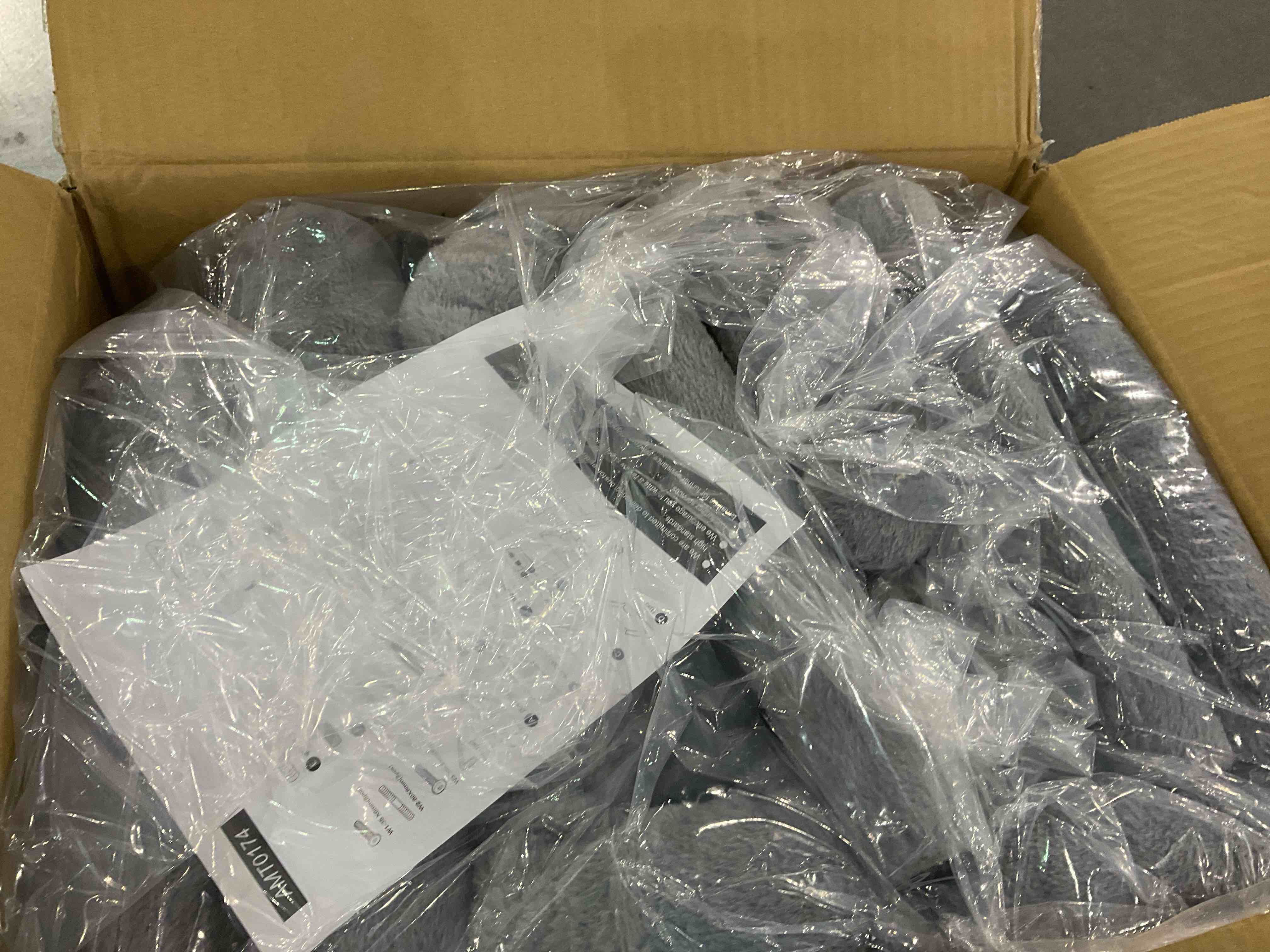 https://s3.amazonaws.com/lotting-images-prod/BargainHunt/EXS01188868_1709670118816.jpeg