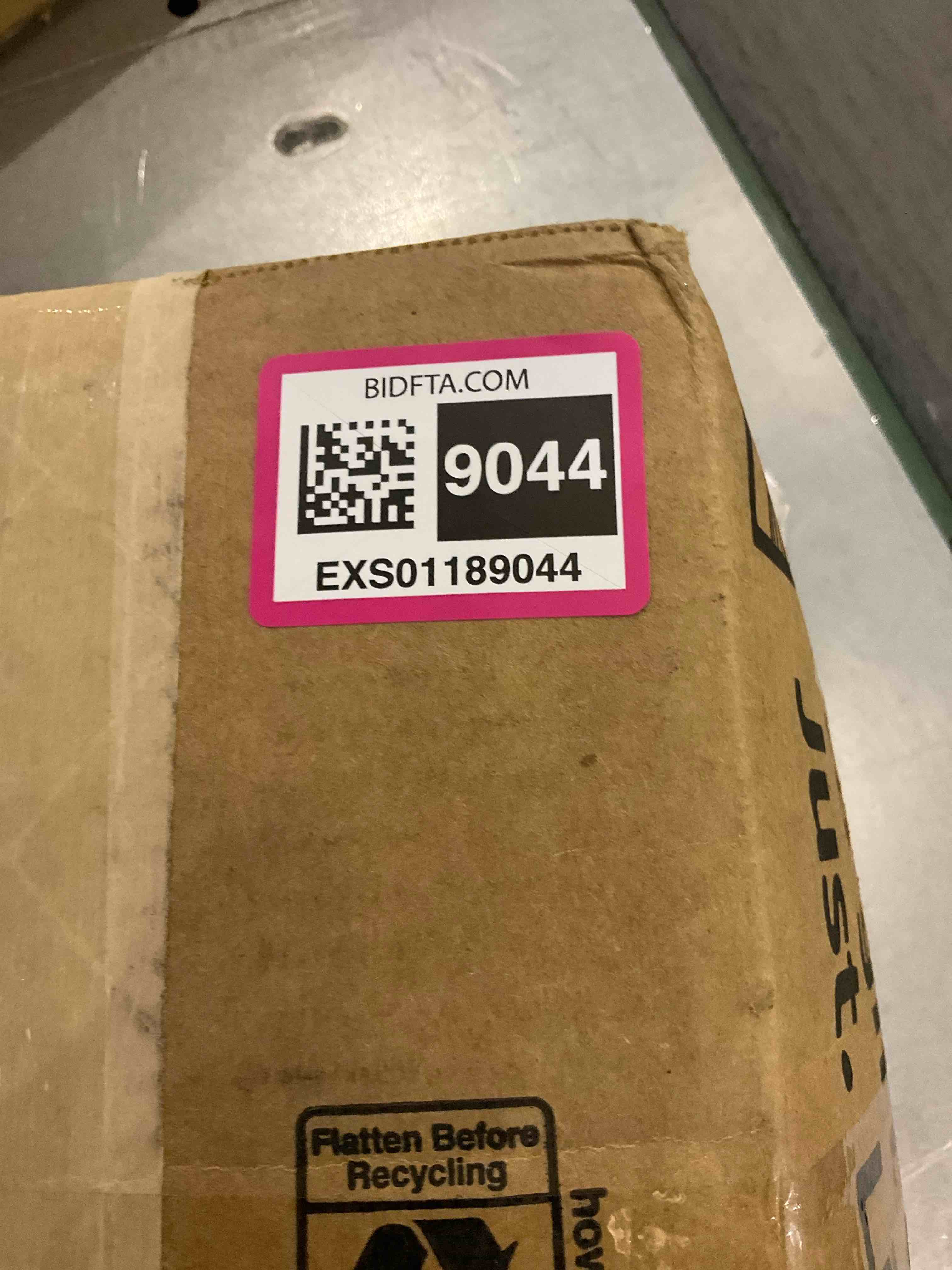https://s3.amazonaws.com/lotting-images-prod/BargainHunt/EXS01189044_1711464048328.jpeg