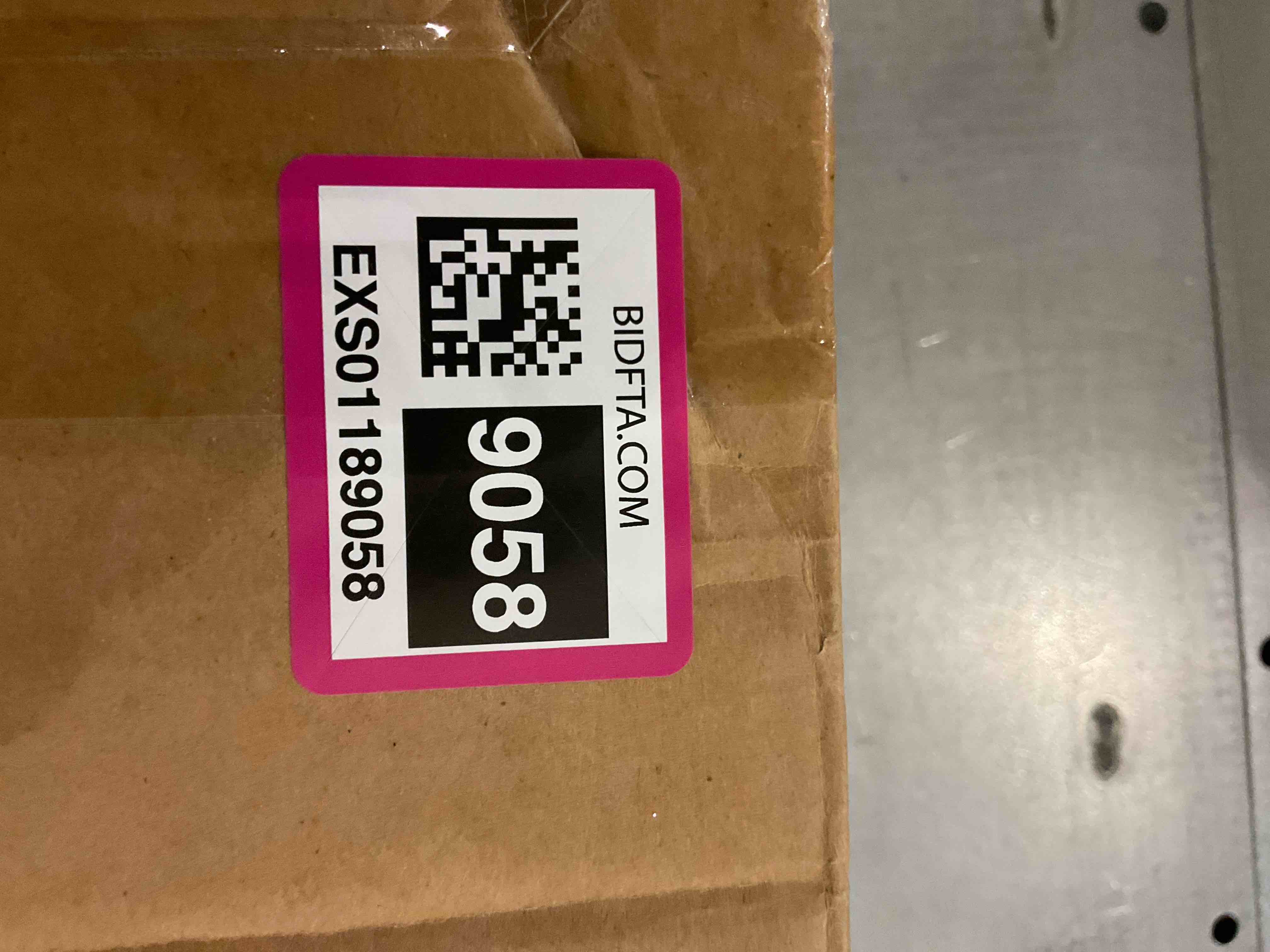 https://s3.amazonaws.com/lotting-images-prod/BargainHunt/EXS01189058_1711465917050.jpeg