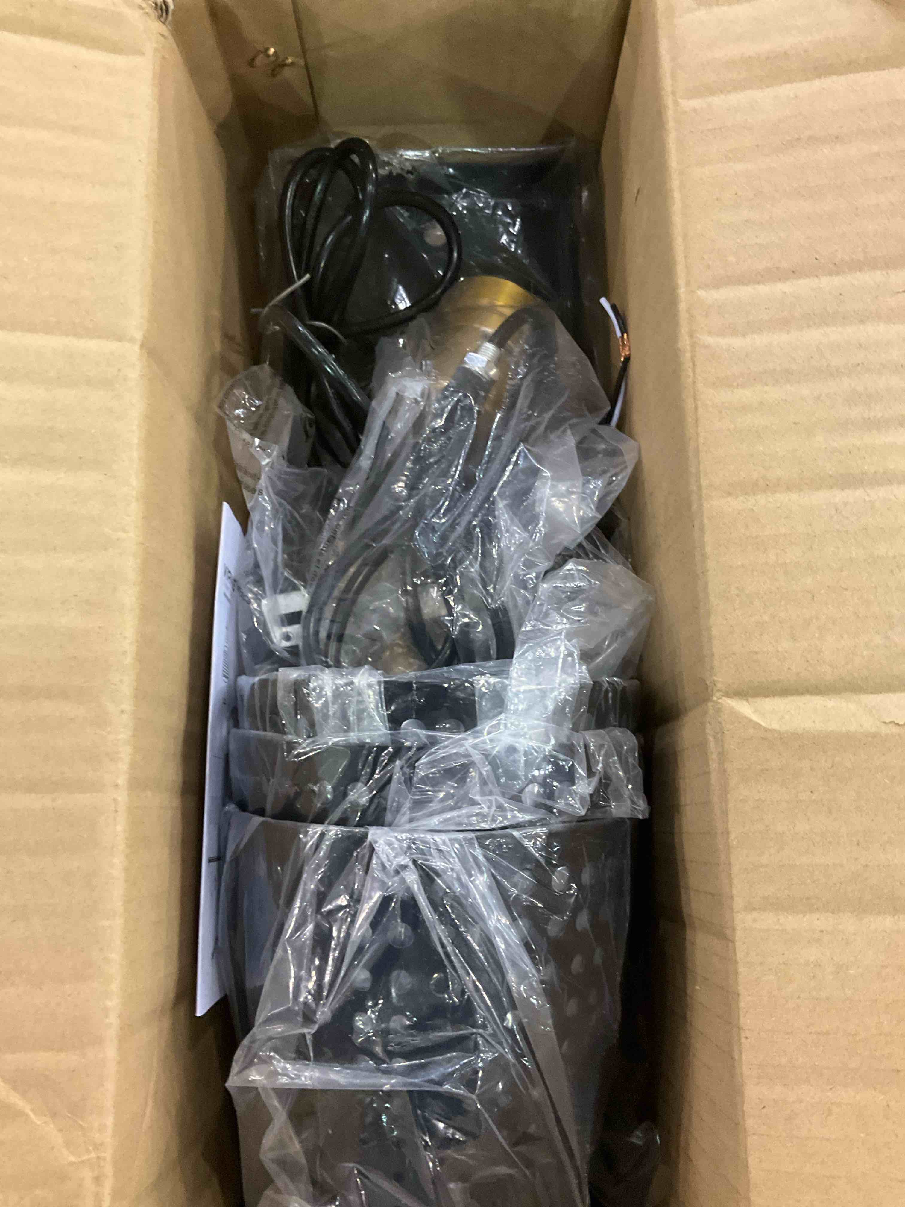 https://s3.amazonaws.com/lotting-images-prod/BargainHunt/EXS01189147_1711540089627.jpeg