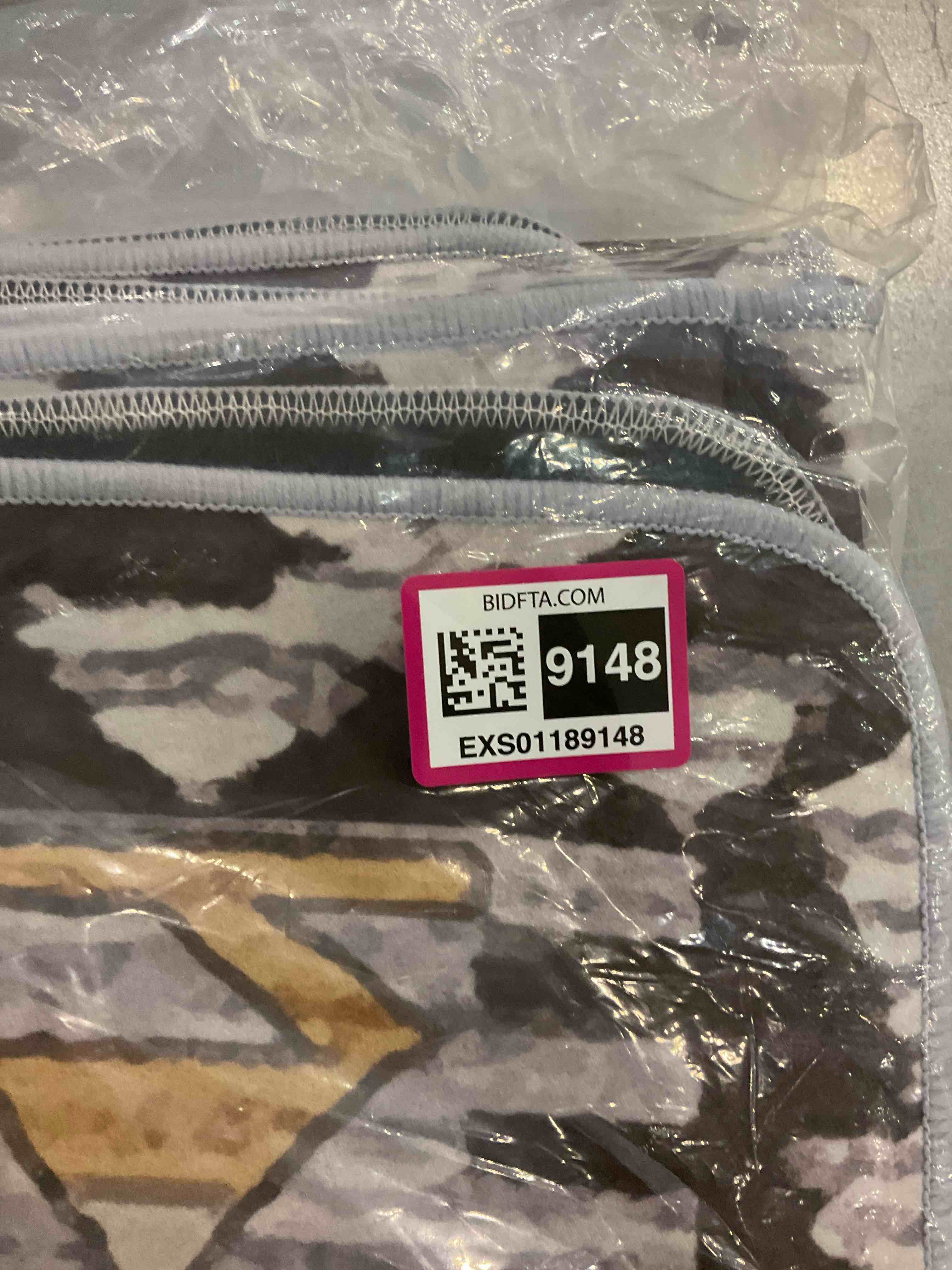 https://s3.amazonaws.com/lotting-images-prod/BargainHunt/EXS01189148_1711540167997.jpeg