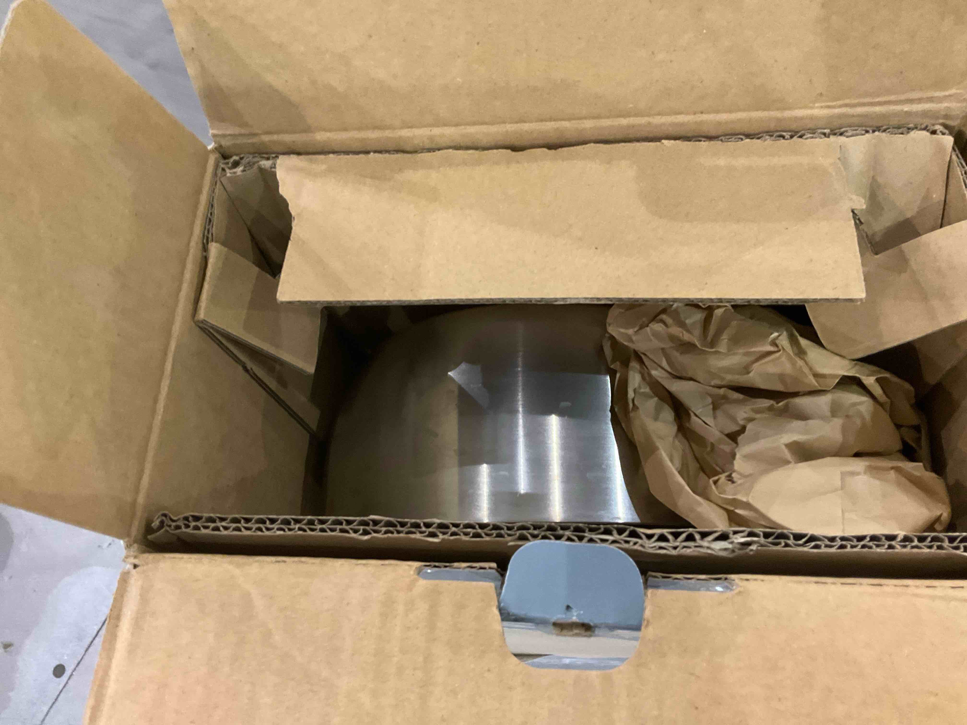 https://s3.amazonaws.com/lotting-images-prod/BargainHunt/EXS01189149_1711540235629.jpeg