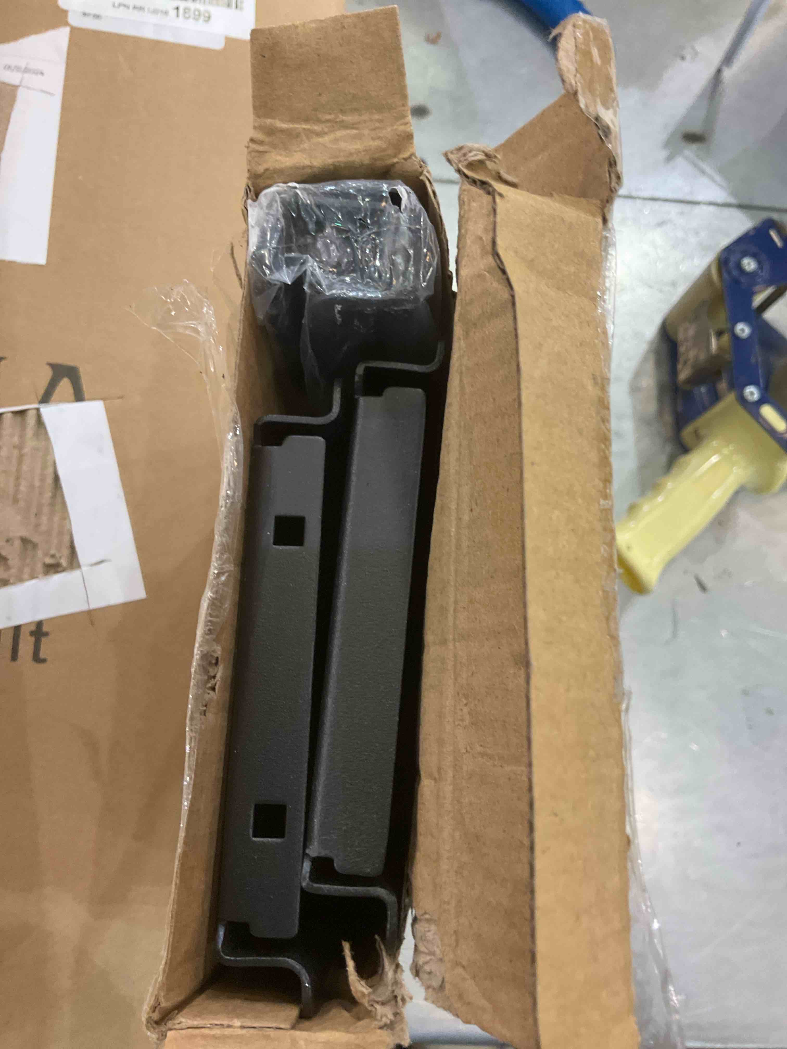 https://s3.amazonaws.com/lotting-images-prod/BargainHunt/EXS01189414_1711639042281.jpeg