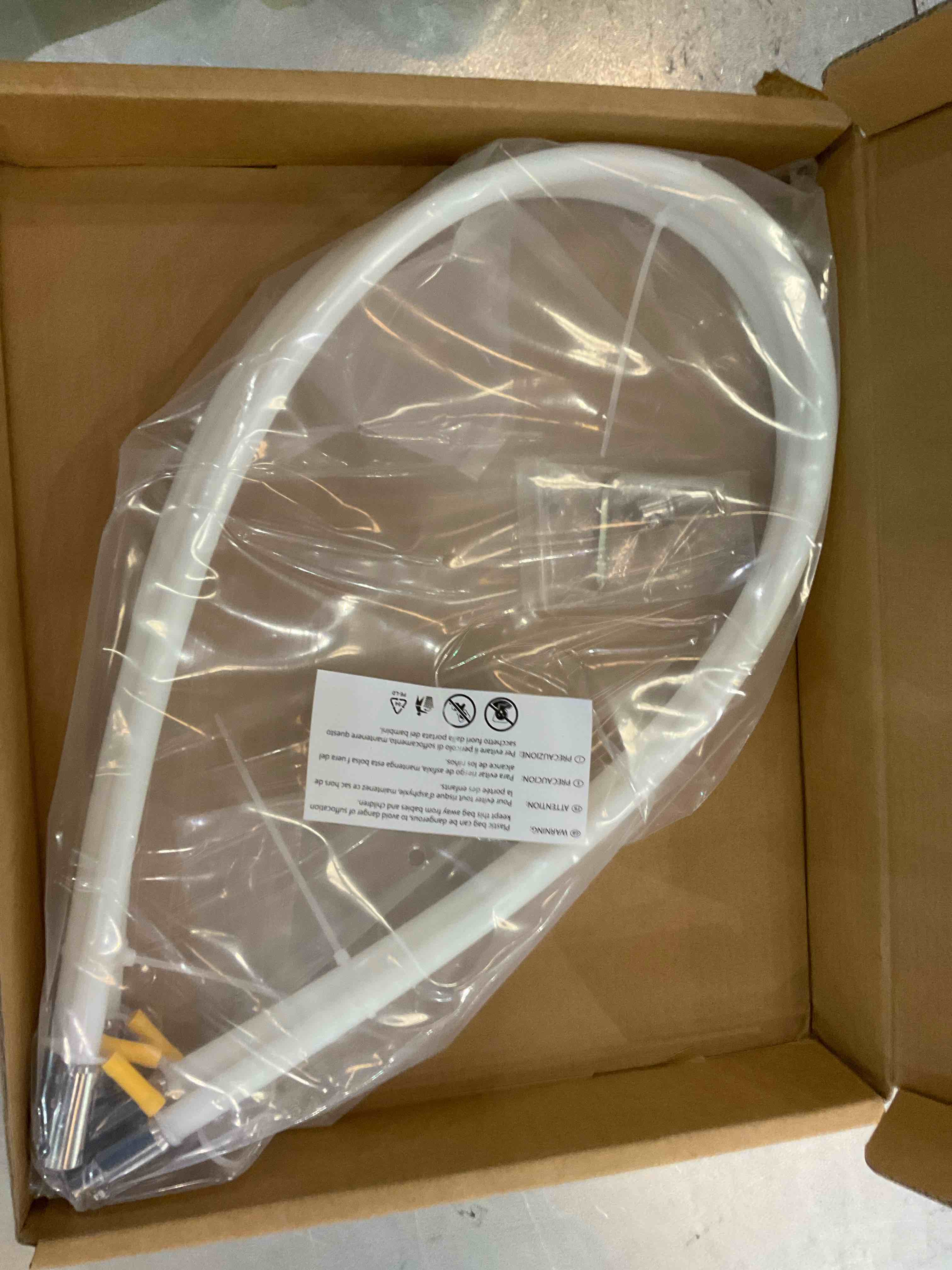 https://s3.amazonaws.com/lotting-images-prod/BargainHunt/EXS01189415_1711639124043.jpeg