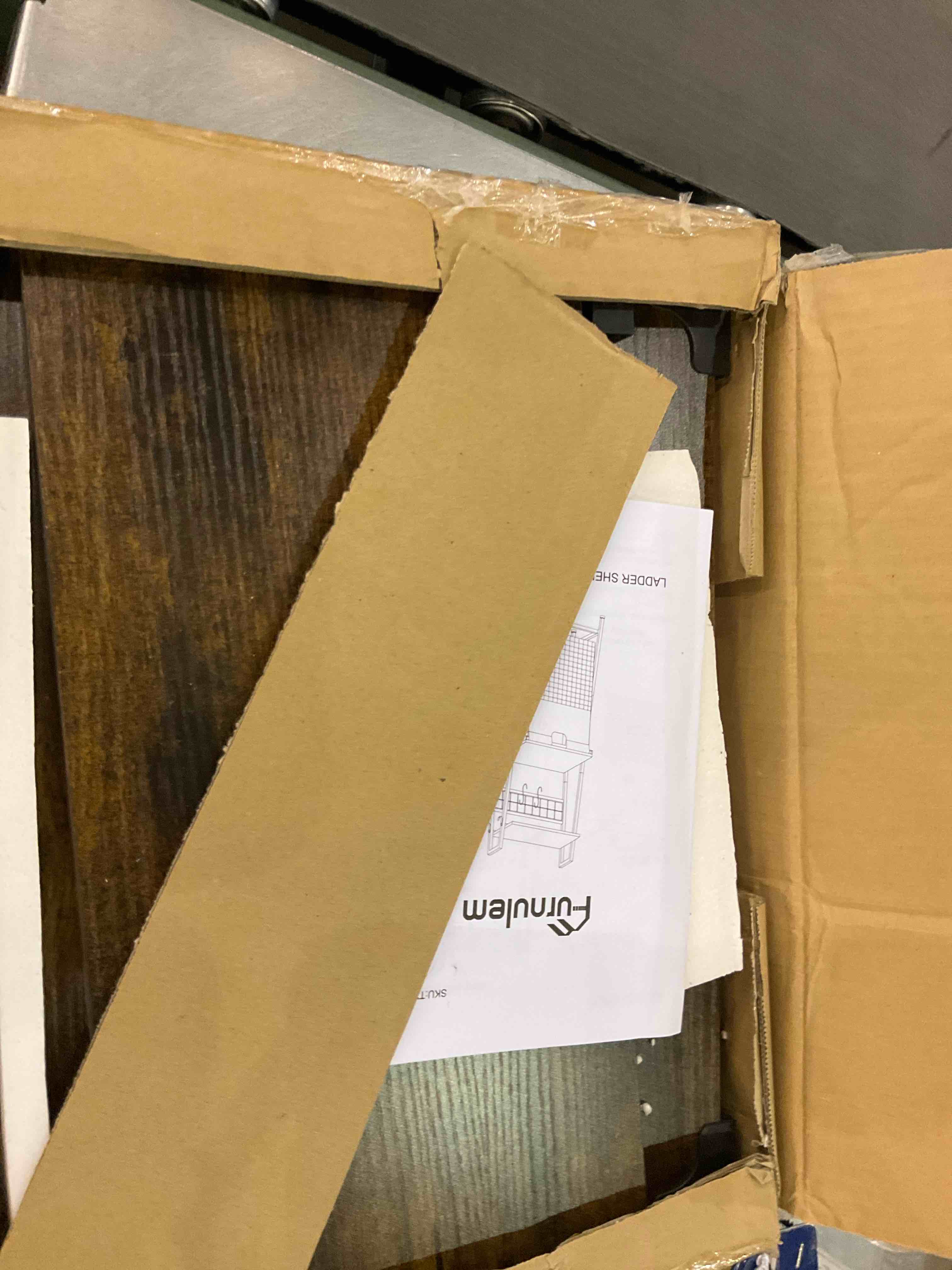 https://s3.amazonaws.com/lotting-images-prod/BargainHunt/EXS01189529_1711542318119.jpeg