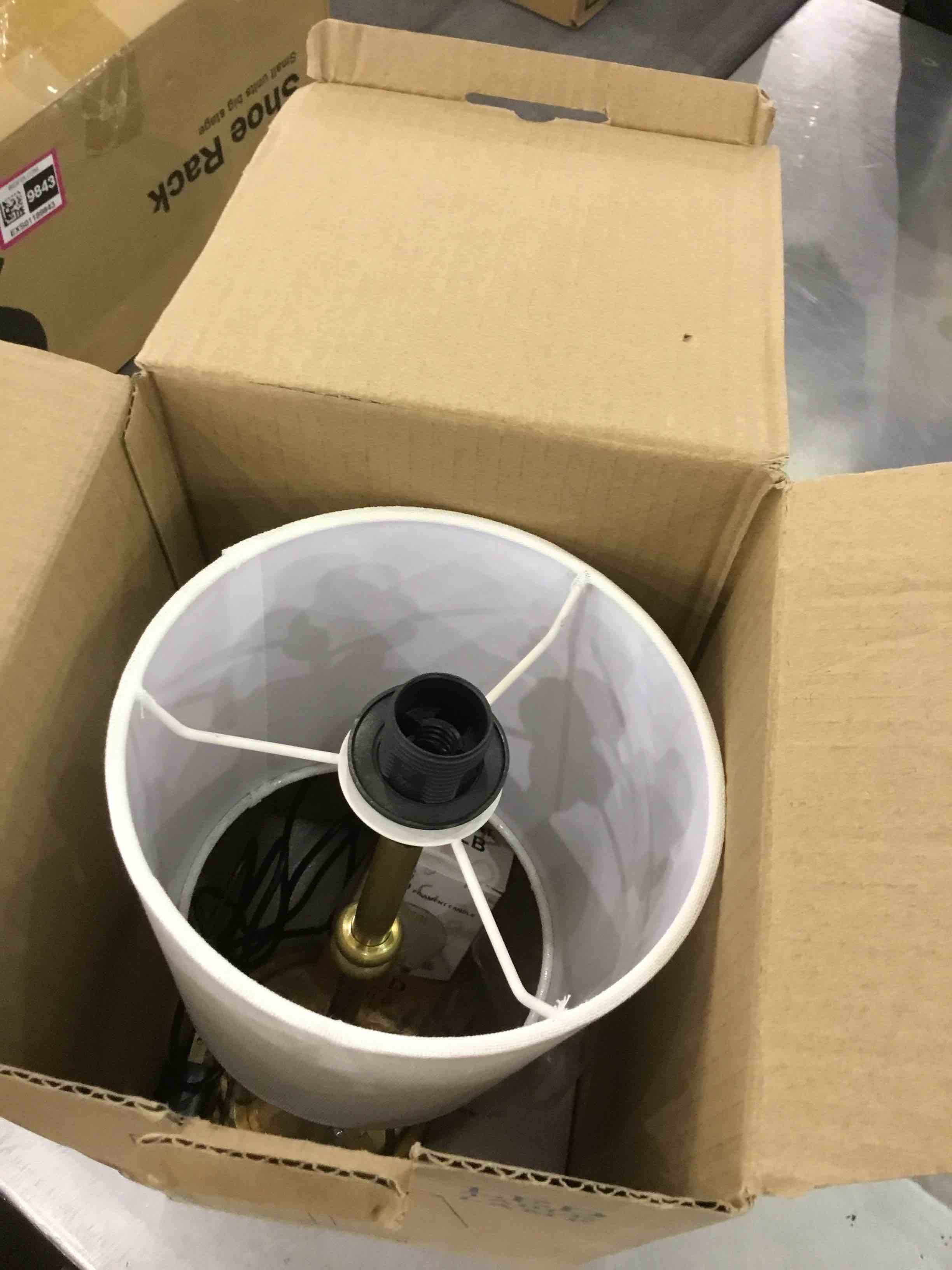 https://s3.amazonaws.com/lotting-images-prod/BargainHunt/EXS01189844_1712681702702.jpeg