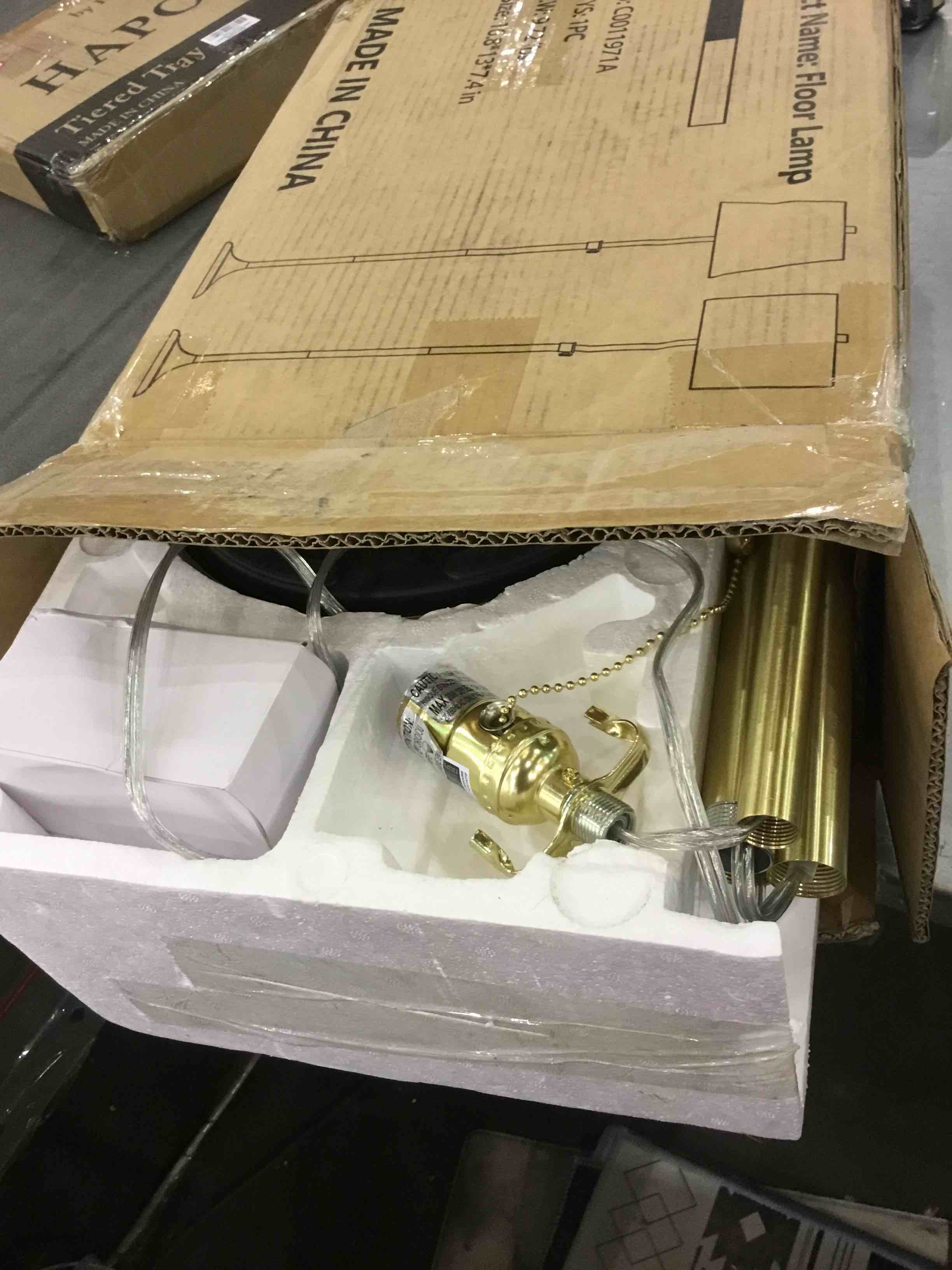 https://s3.amazonaws.com/lotting-images-prod/BargainHunt/EXS01189889_1712763585056.jpeg