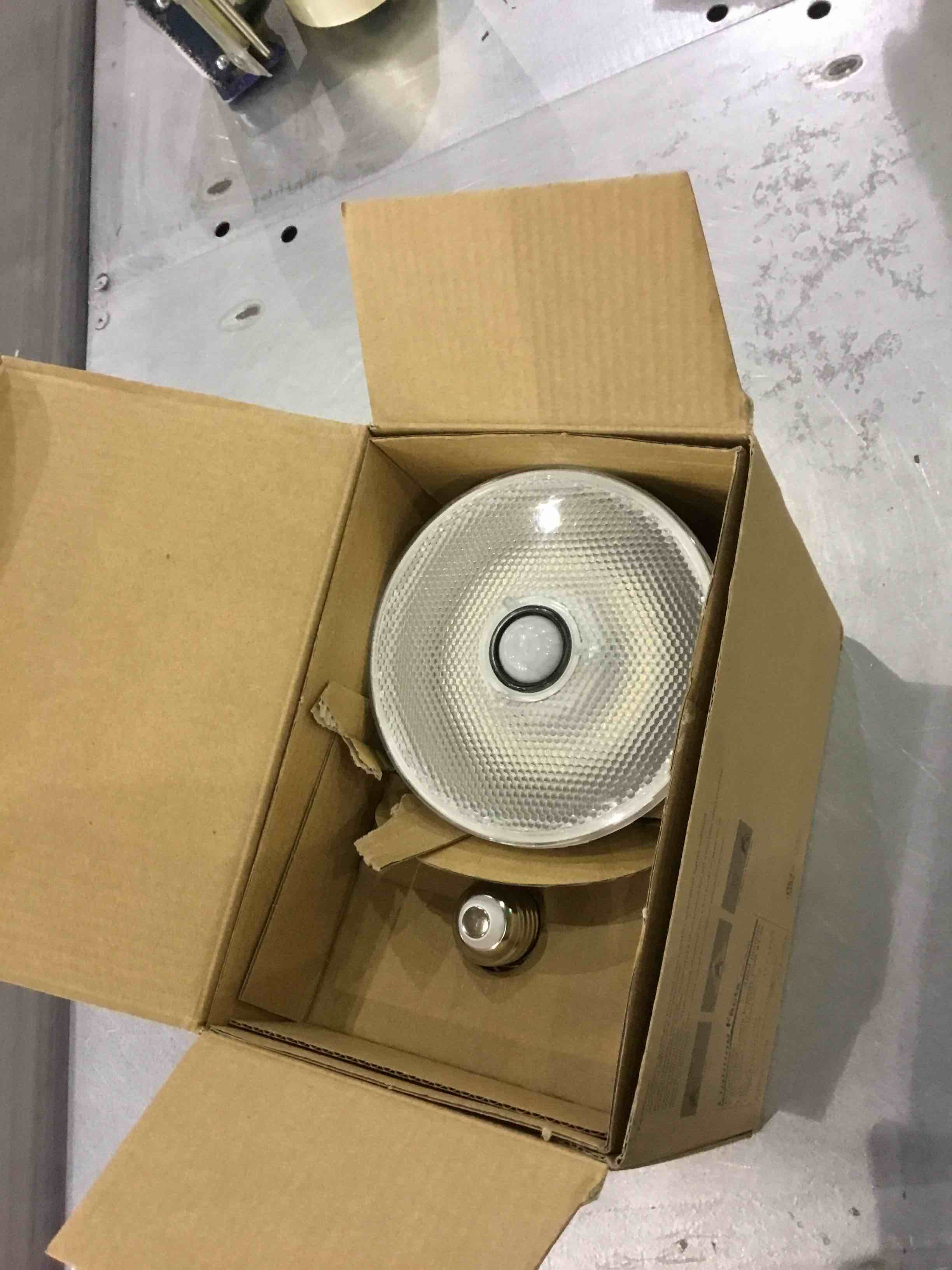 https://s3.amazonaws.com/lotting-images-prod/BargainHunt/EXS01189933_1712834810610.jpeg