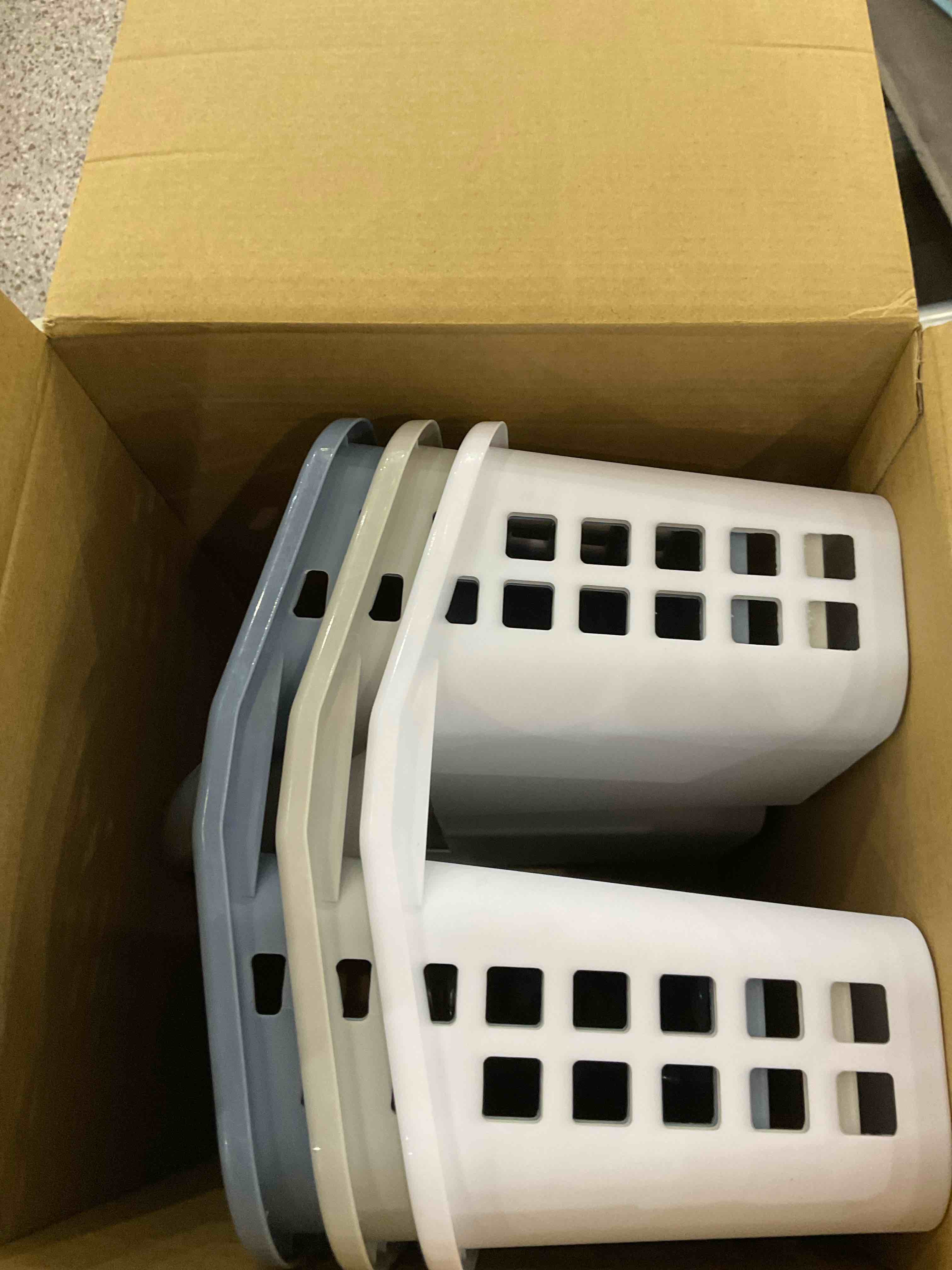 https://s3.amazonaws.com/lotting-images-prod/BargainHunt/EXS01190126_1709221028419.jpeg