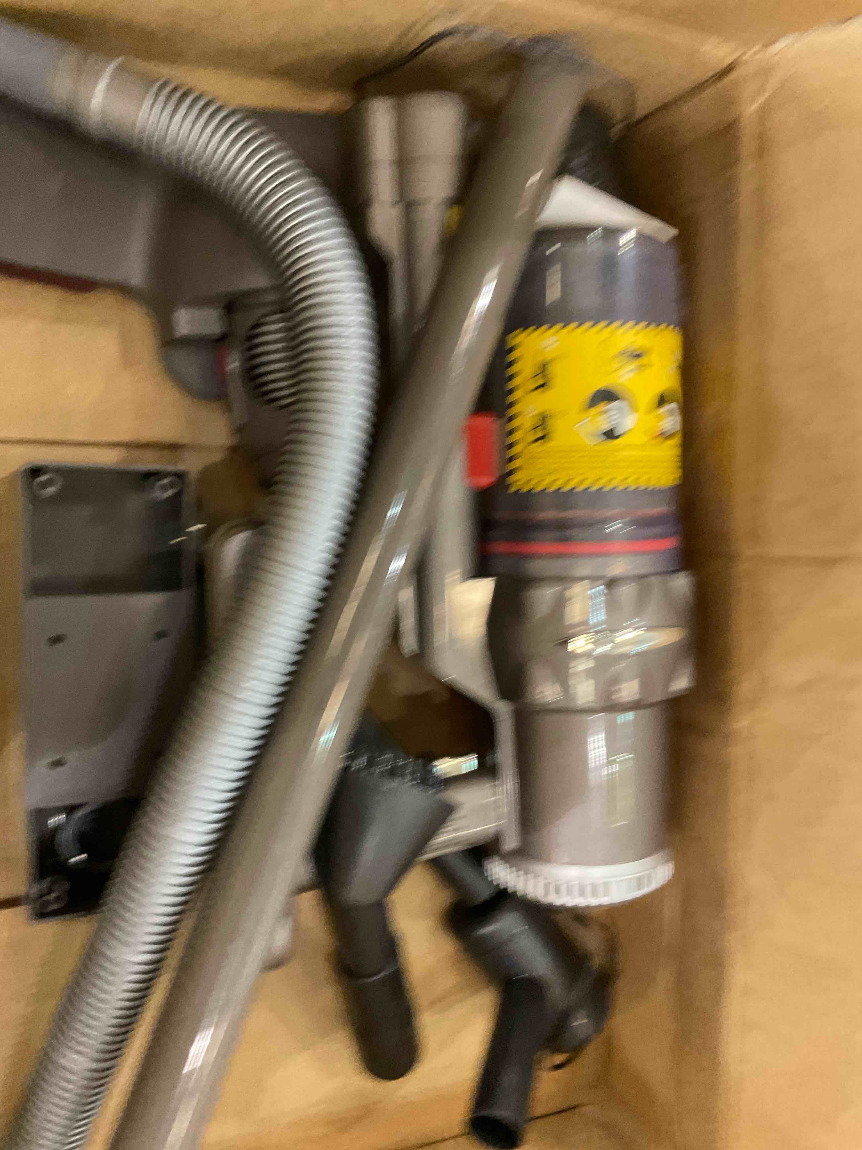 https://s3.amazonaws.com/lotting-images-prod/BargainHunt/EXS01190132_1709222416207.jpeg