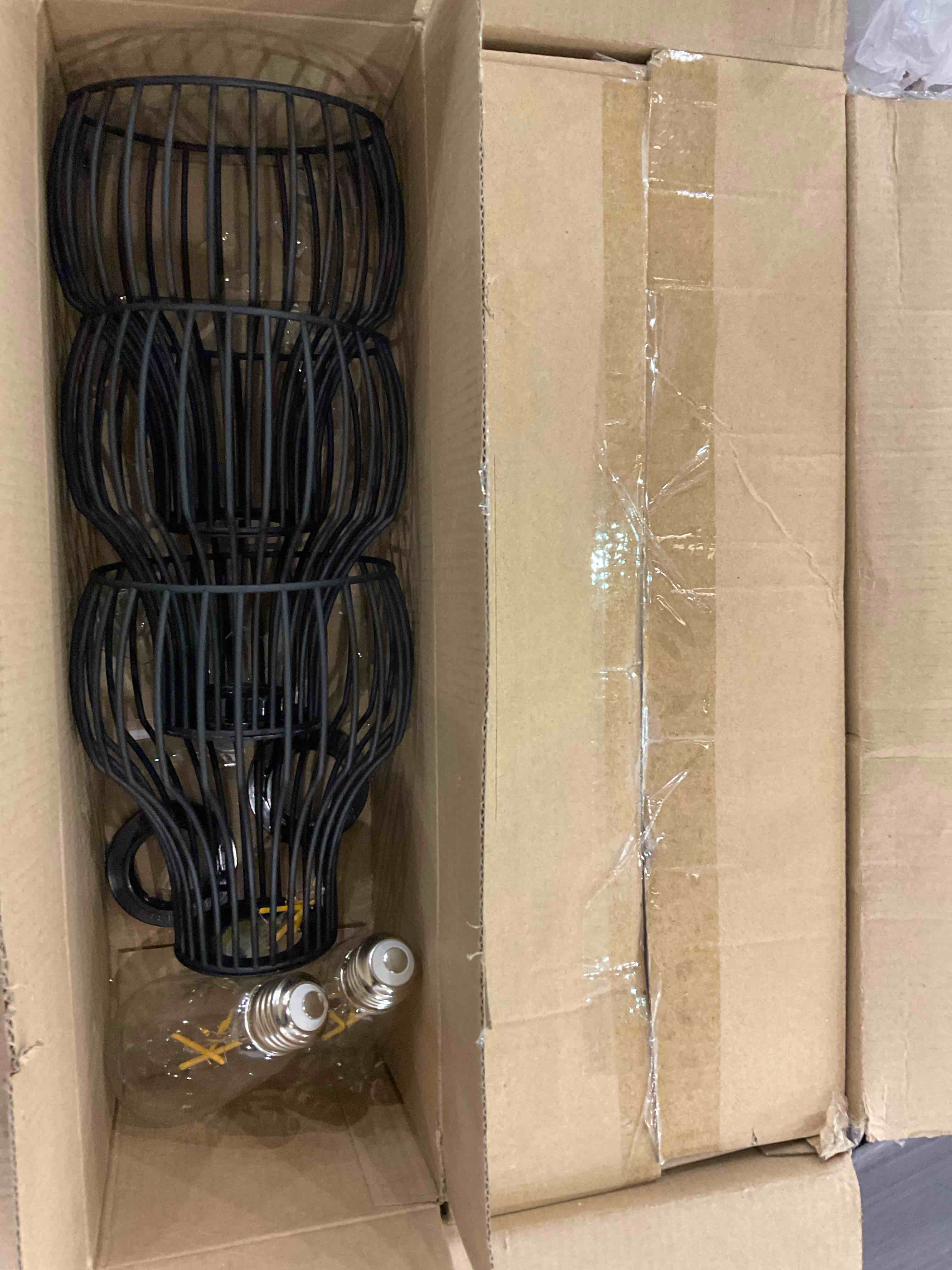 https://s3.amazonaws.com/lotting-images-prod/BargainHunt/EXS01190292_1709318500409.jpeg