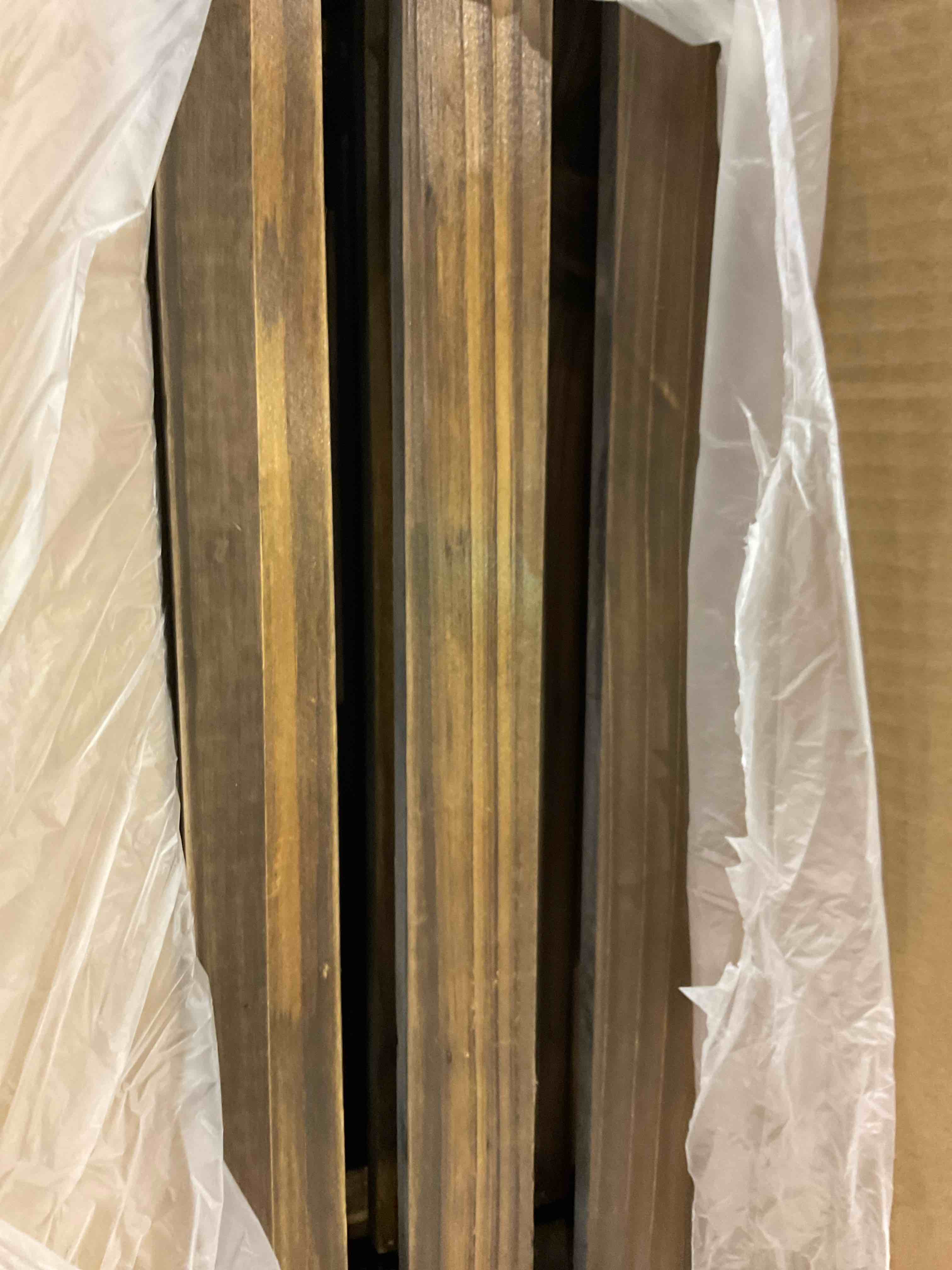 https://s3.amazonaws.com/lotting-images-prod/BargainHunt/EXS01190343_1709559672784.jpeg