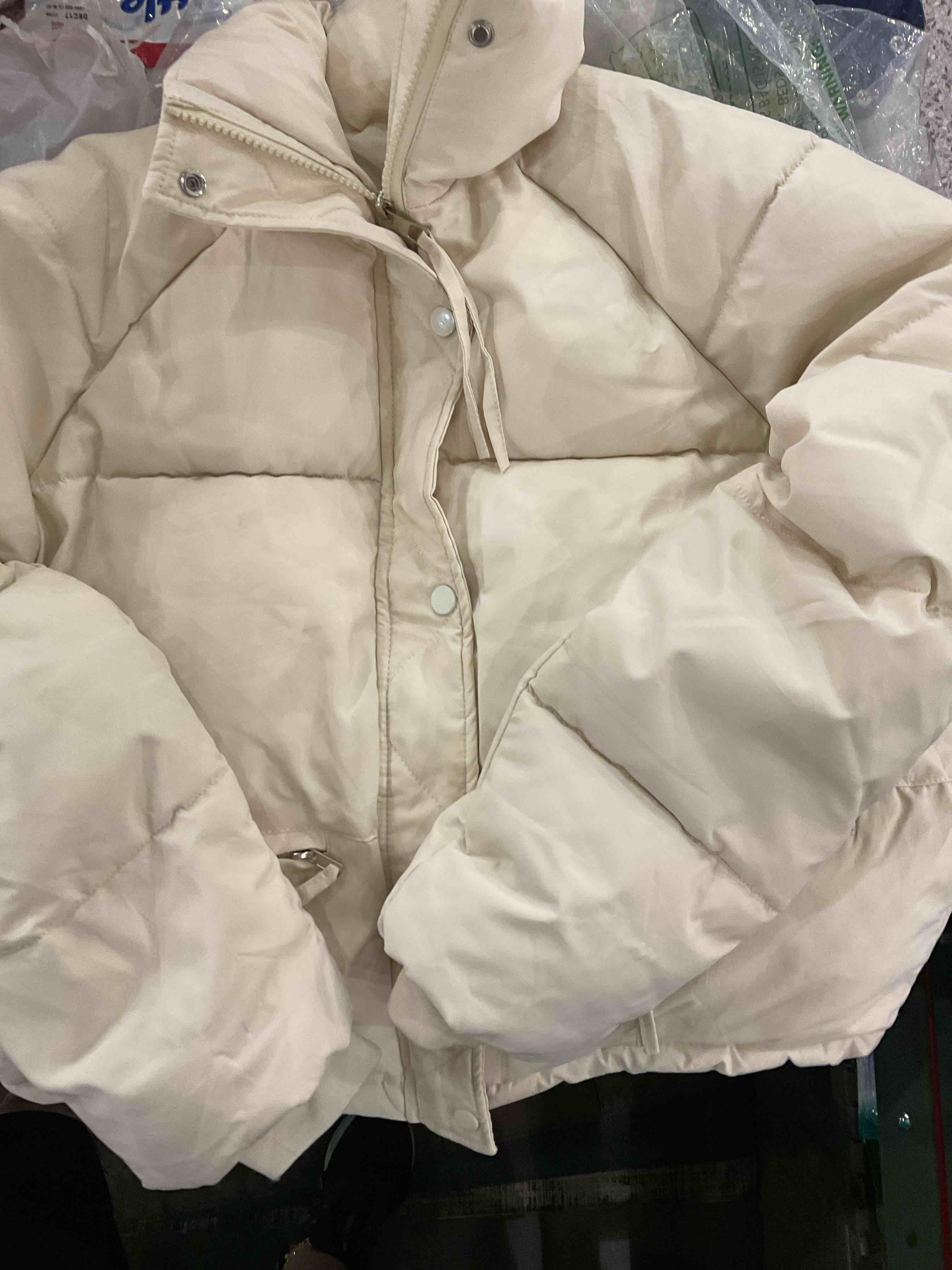 https://s3.amazonaws.com/lotting-images-prod/BargainHunt/EXS01190344_1709560461542.jpeg