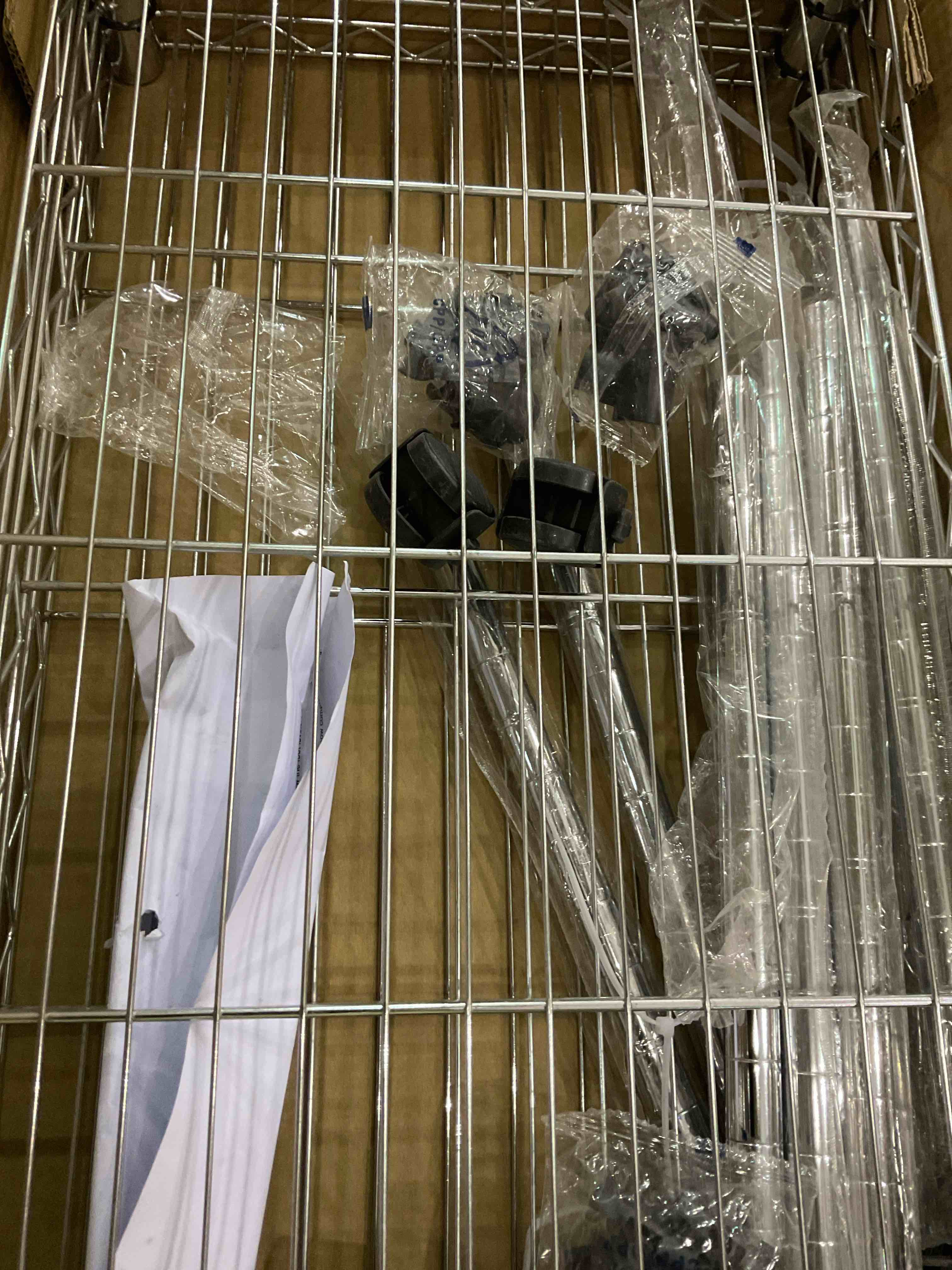 https://s3.amazonaws.com/lotting-images-prod/BargainHunt/EXS01190396_1709645471066.jpeg