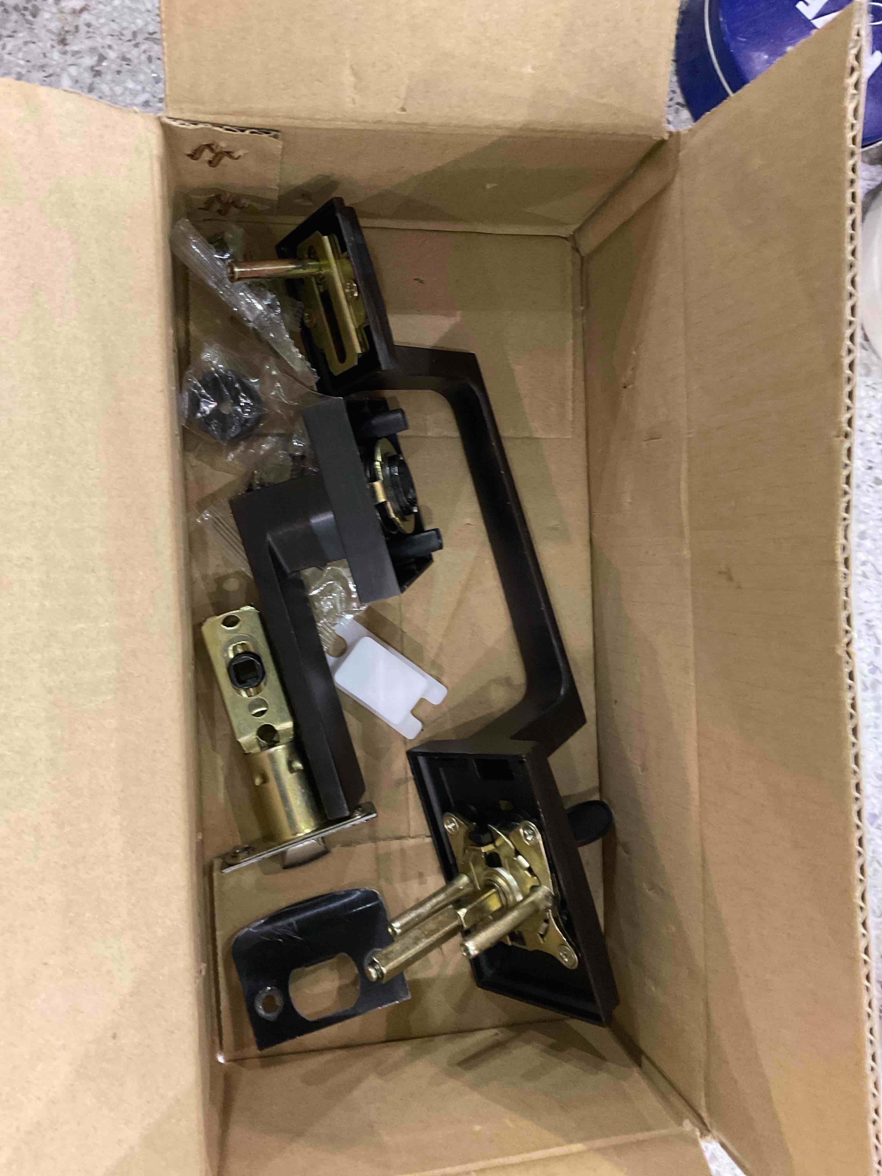 https://s3.amazonaws.com/lotting-images-prod/BargainHunt/EXS01190414_1709650267300.jpeg