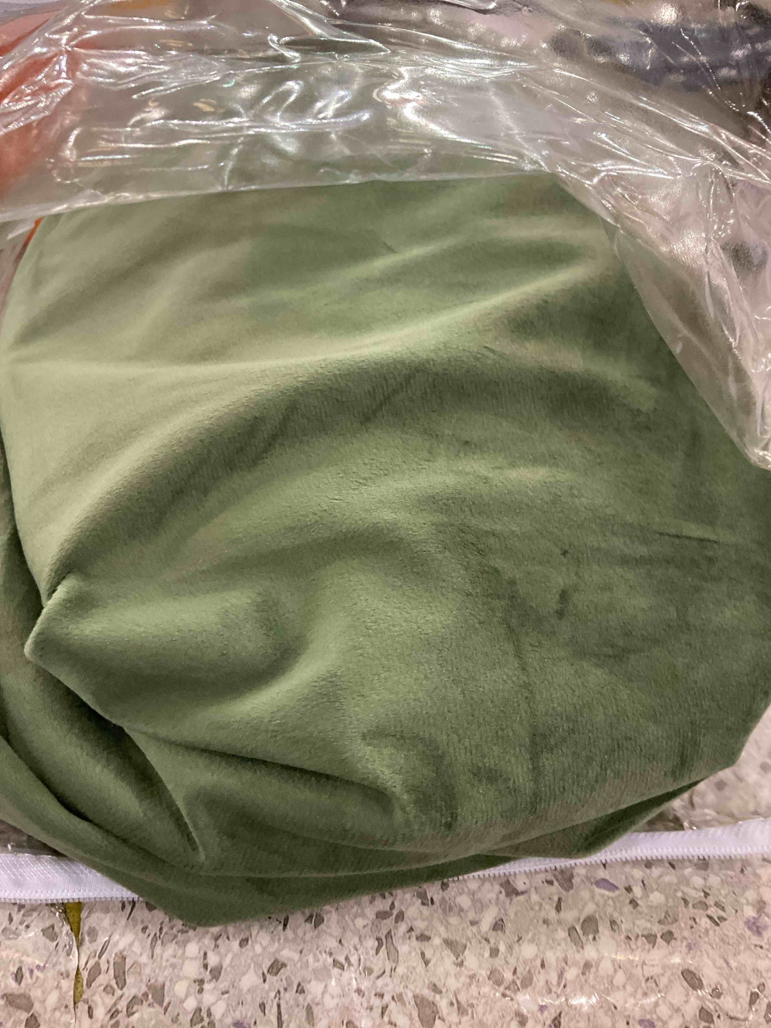 https://s3.amazonaws.com/lotting-images-prod/BargainHunt/EXS01190437_1709654203138.jpeg