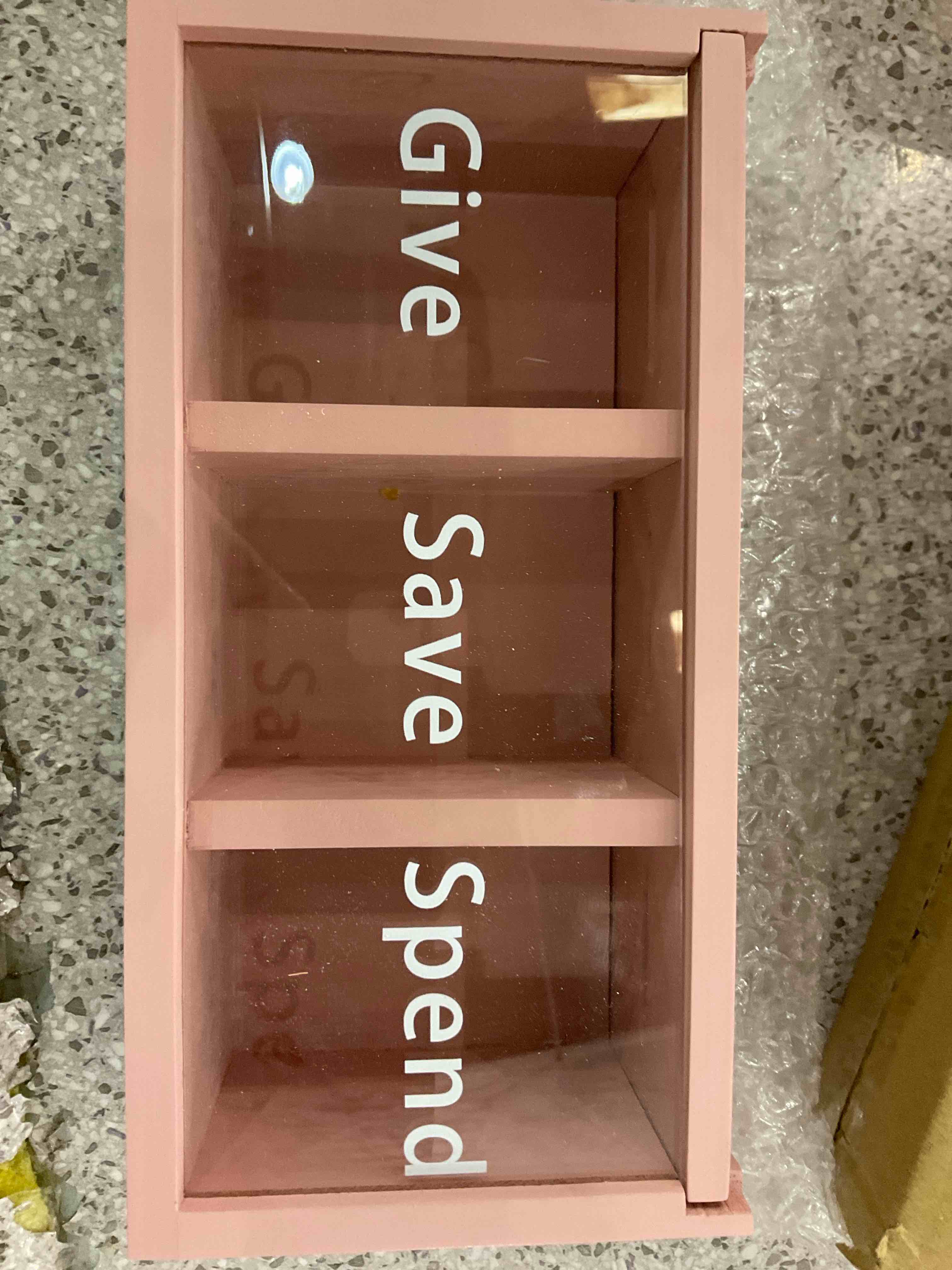 https://s3.amazonaws.com/lotting-images-prod/BargainHunt/EXS01190438_1709654349473.jpeg