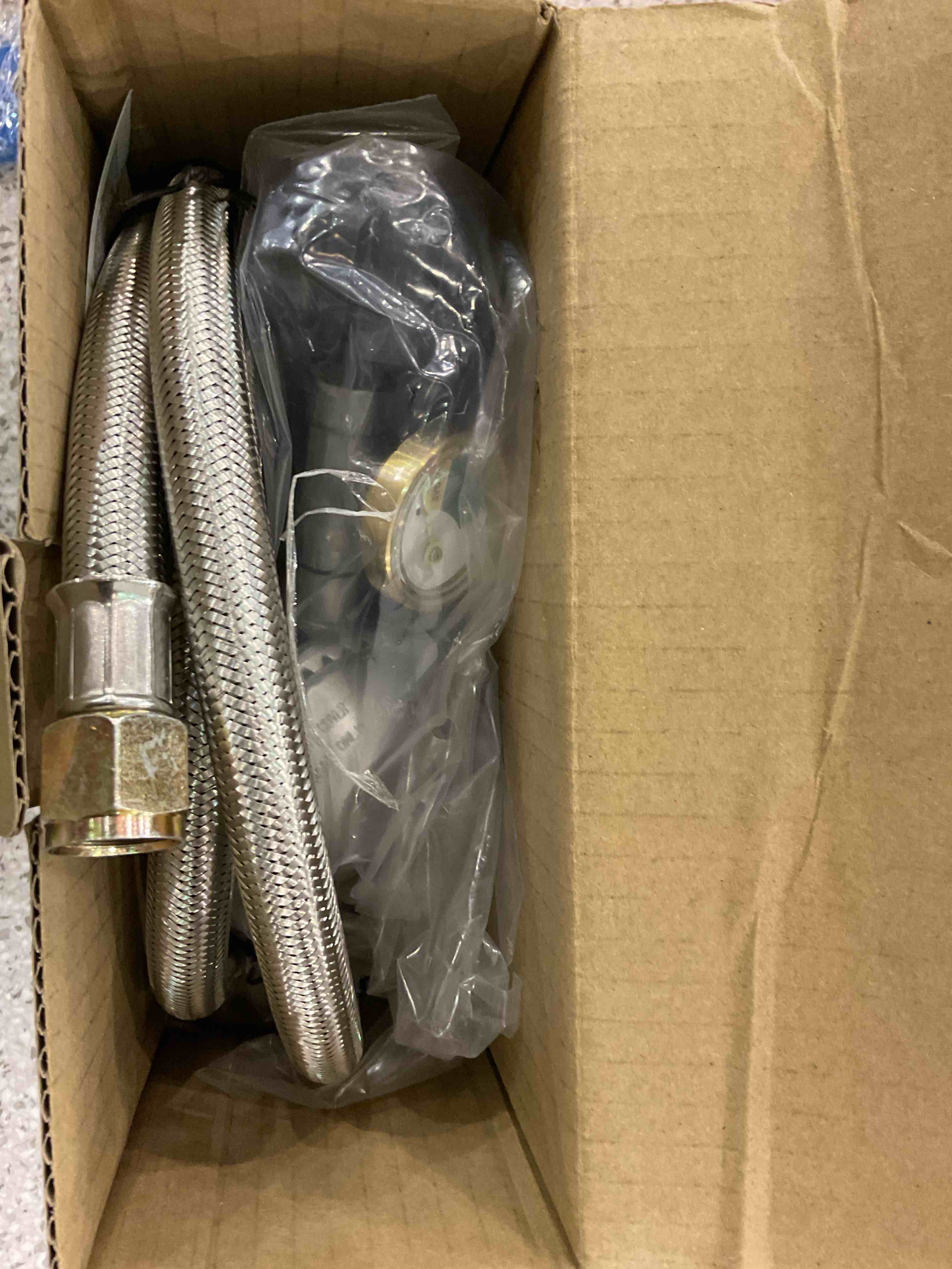 https://s3.amazonaws.com/lotting-images-prod/BargainHunt/EXS01190439_1709654502198.jpeg