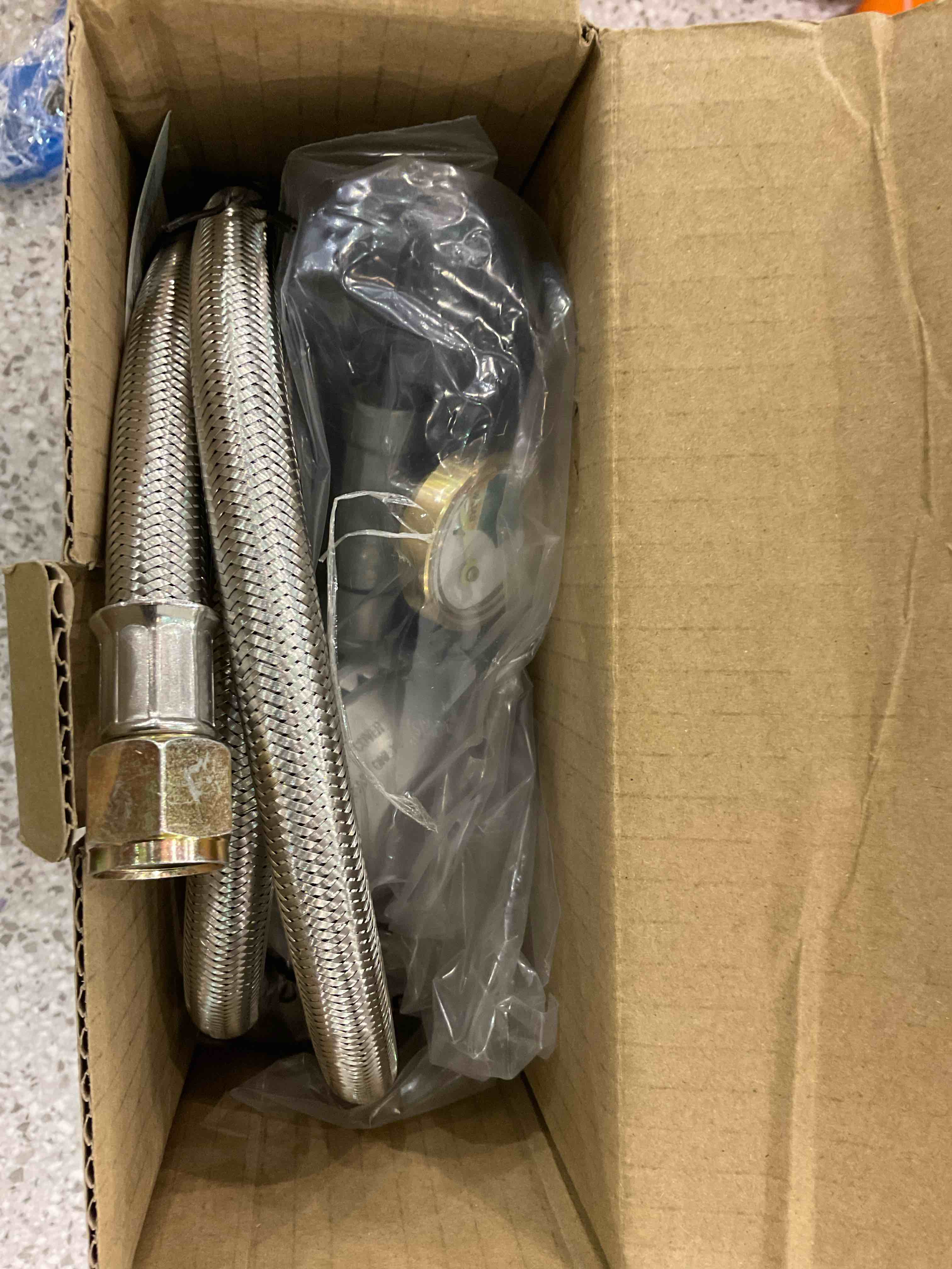 https://s3.amazonaws.com/lotting-images-prod/BargainHunt/EXS01190439_1709654503064.jpeg
