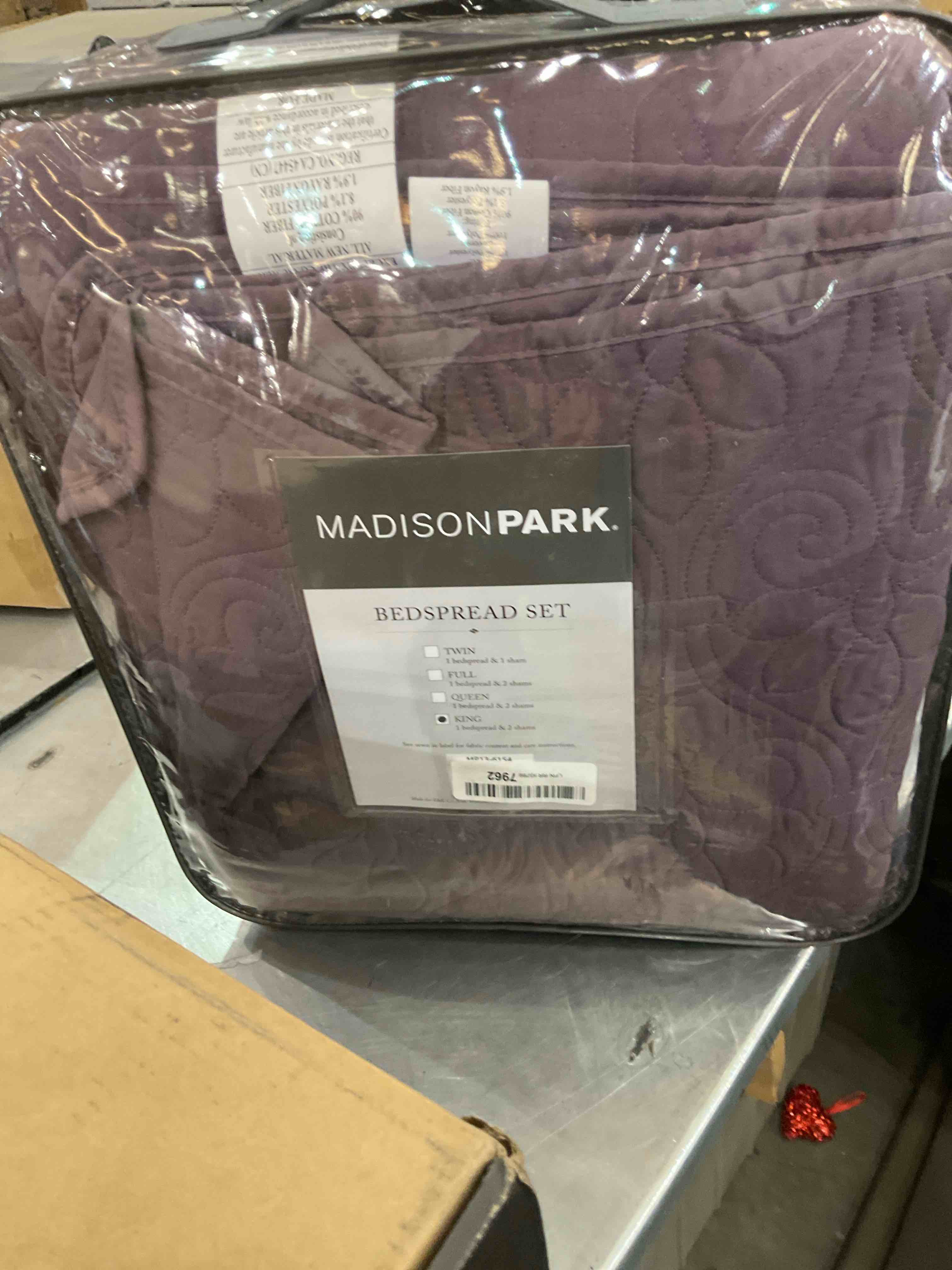 https://s3.amazonaws.com/lotting-images-prod/BargainHunt/EXS01190694_1709230231468.jpeg