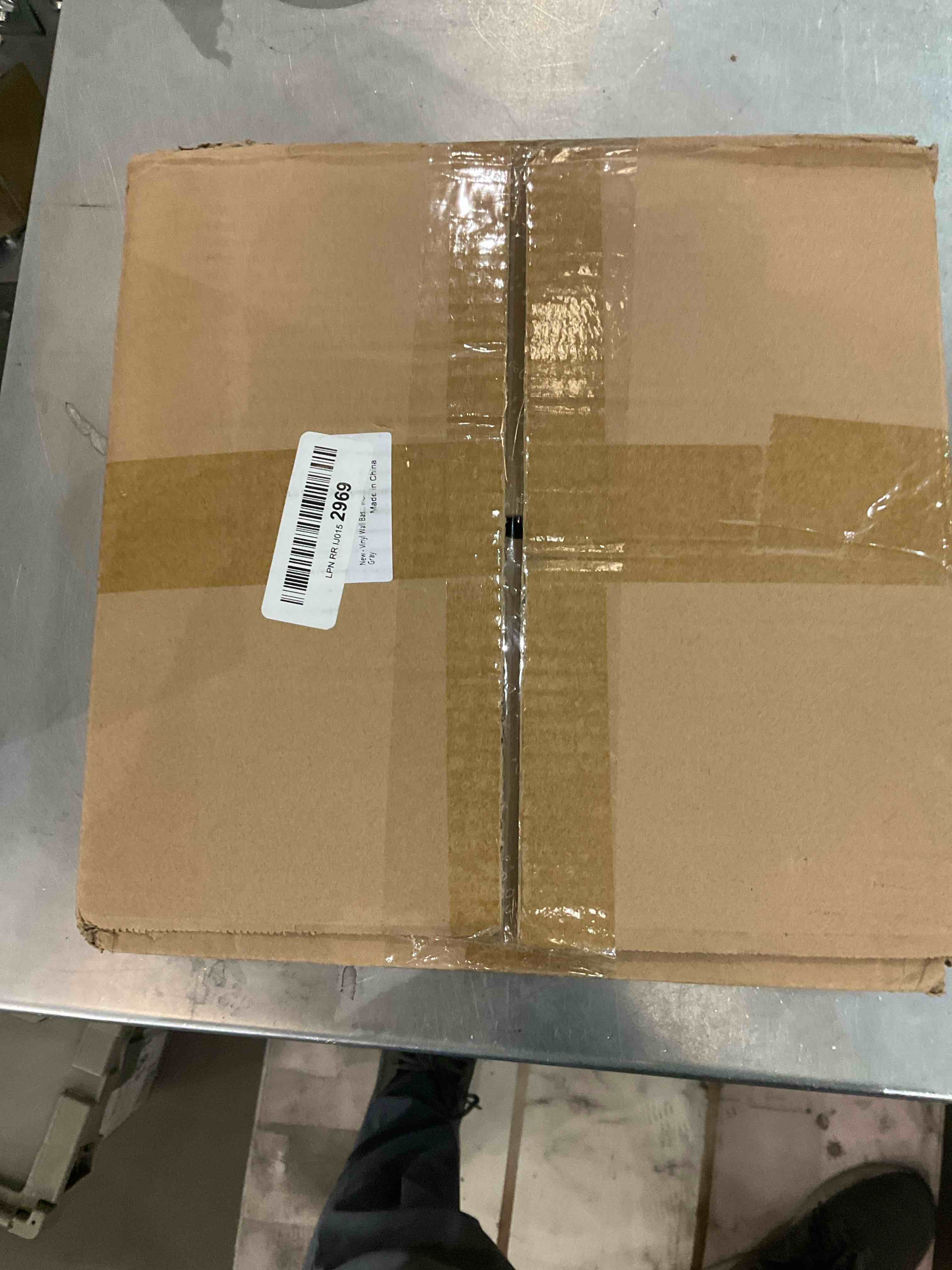 https://s3.amazonaws.com/lotting-images-prod/BargainHunt/EXS01190891_1709654585967.jpeg