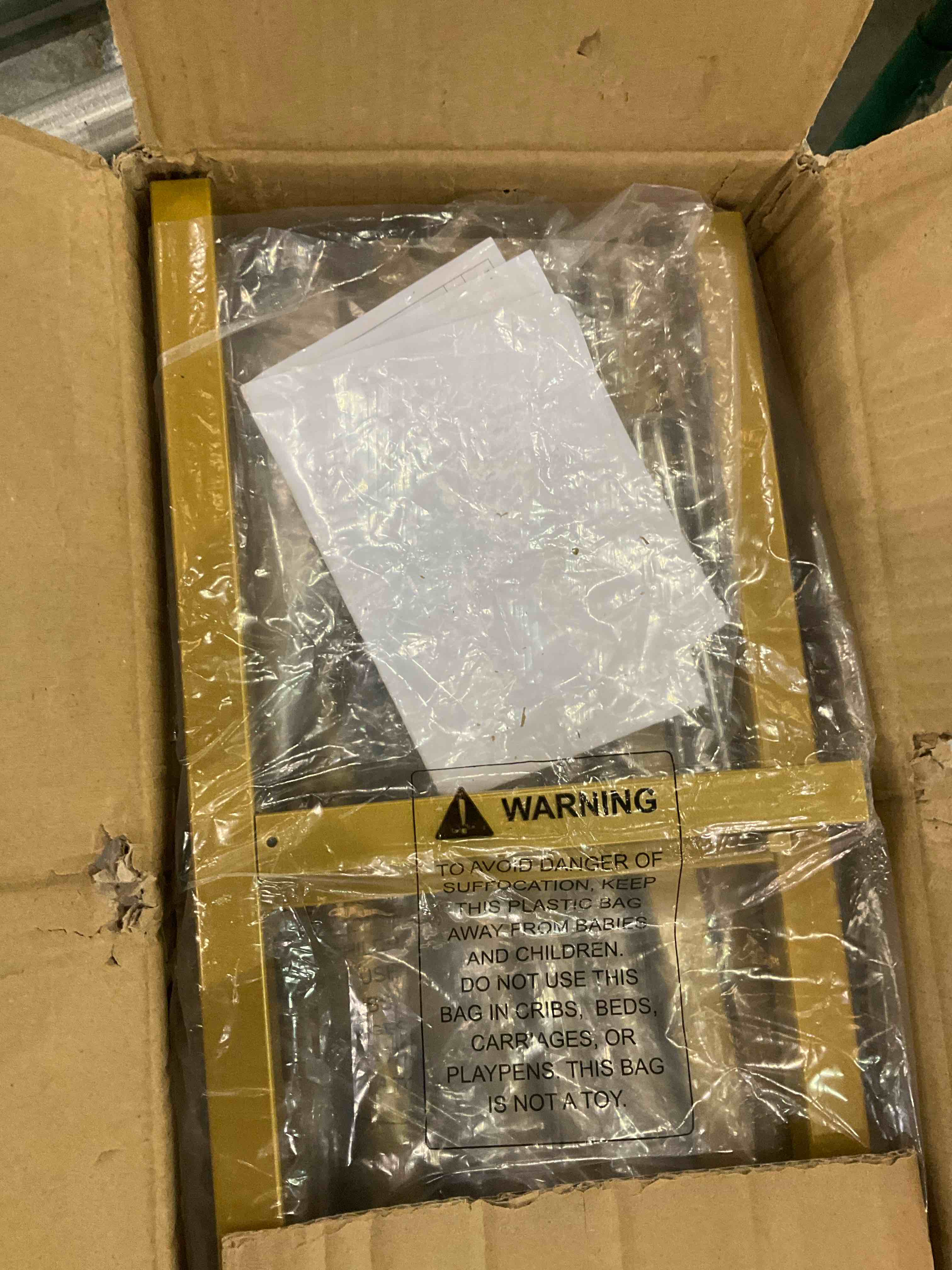 https://s3.amazonaws.com/lotting-images-prod/BargainHunt/EXS01190898_1709656378790.jpeg