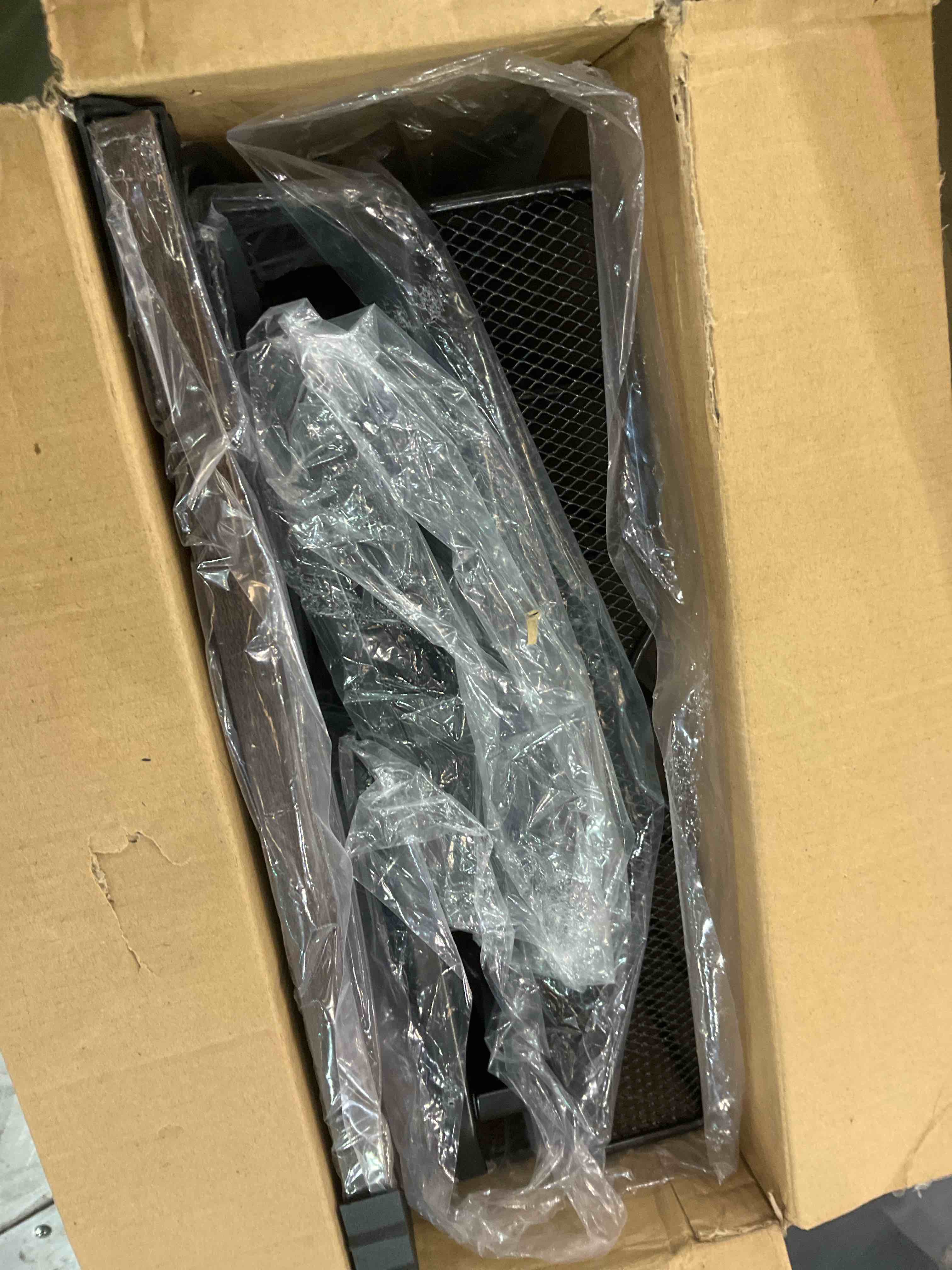 https://s3.amazonaws.com/lotting-images-prod/BargainHunt/EXS01190900_1709656802857.jpeg