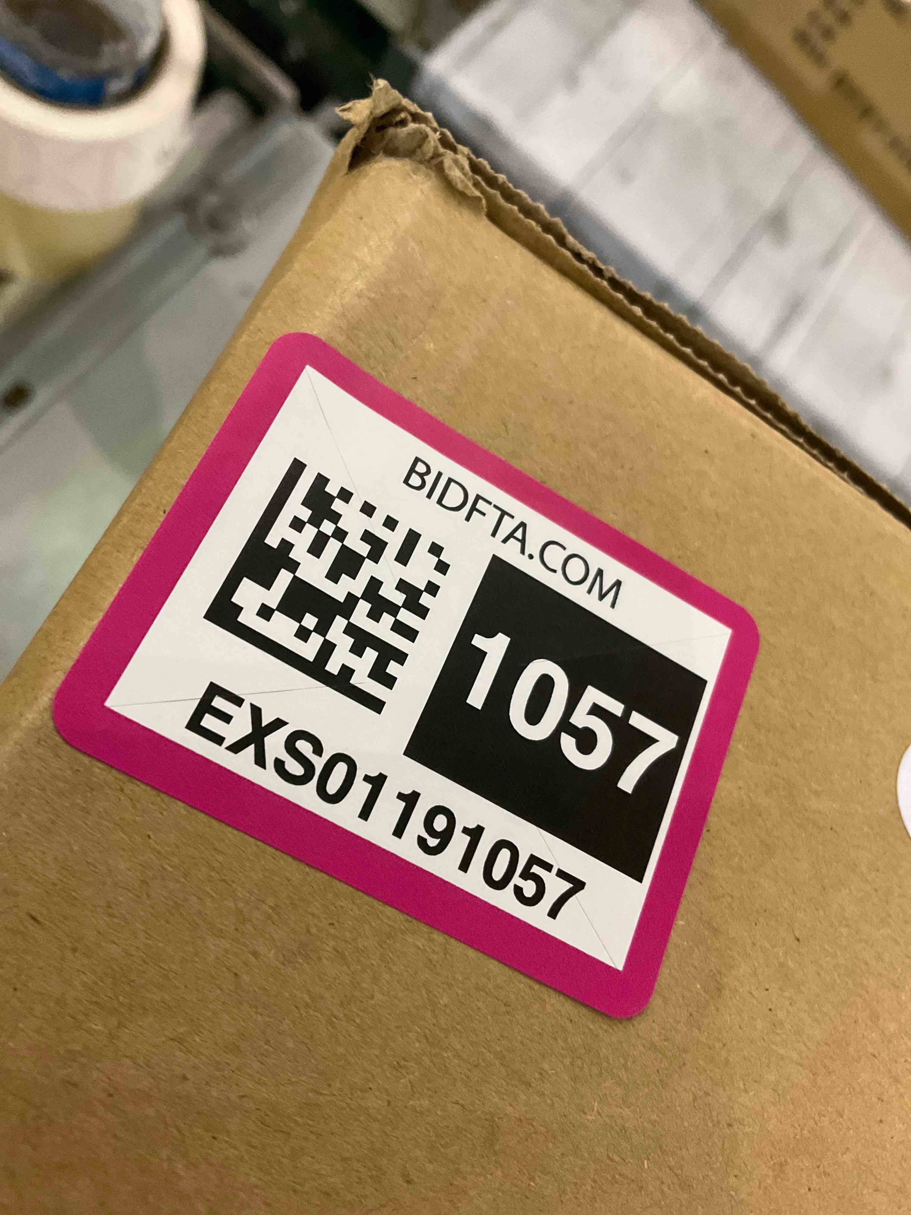 https://s3.amazonaws.com/lotting-images-prod/BargainHunt/EXS01191057_1709914820997.jpeg