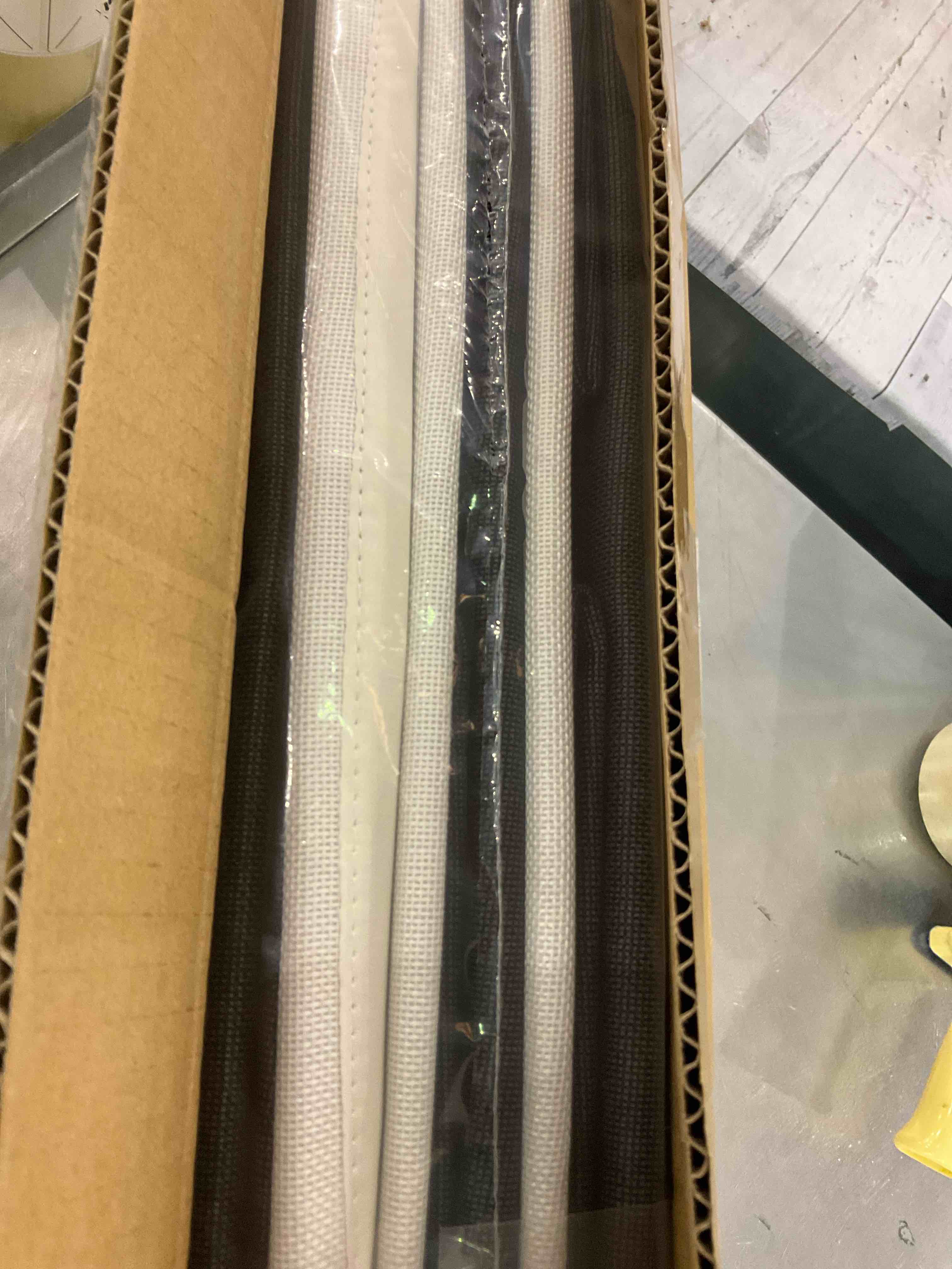 https://s3.amazonaws.com/lotting-images-prod/BargainHunt/EXS01191070_1709916059882.jpeg