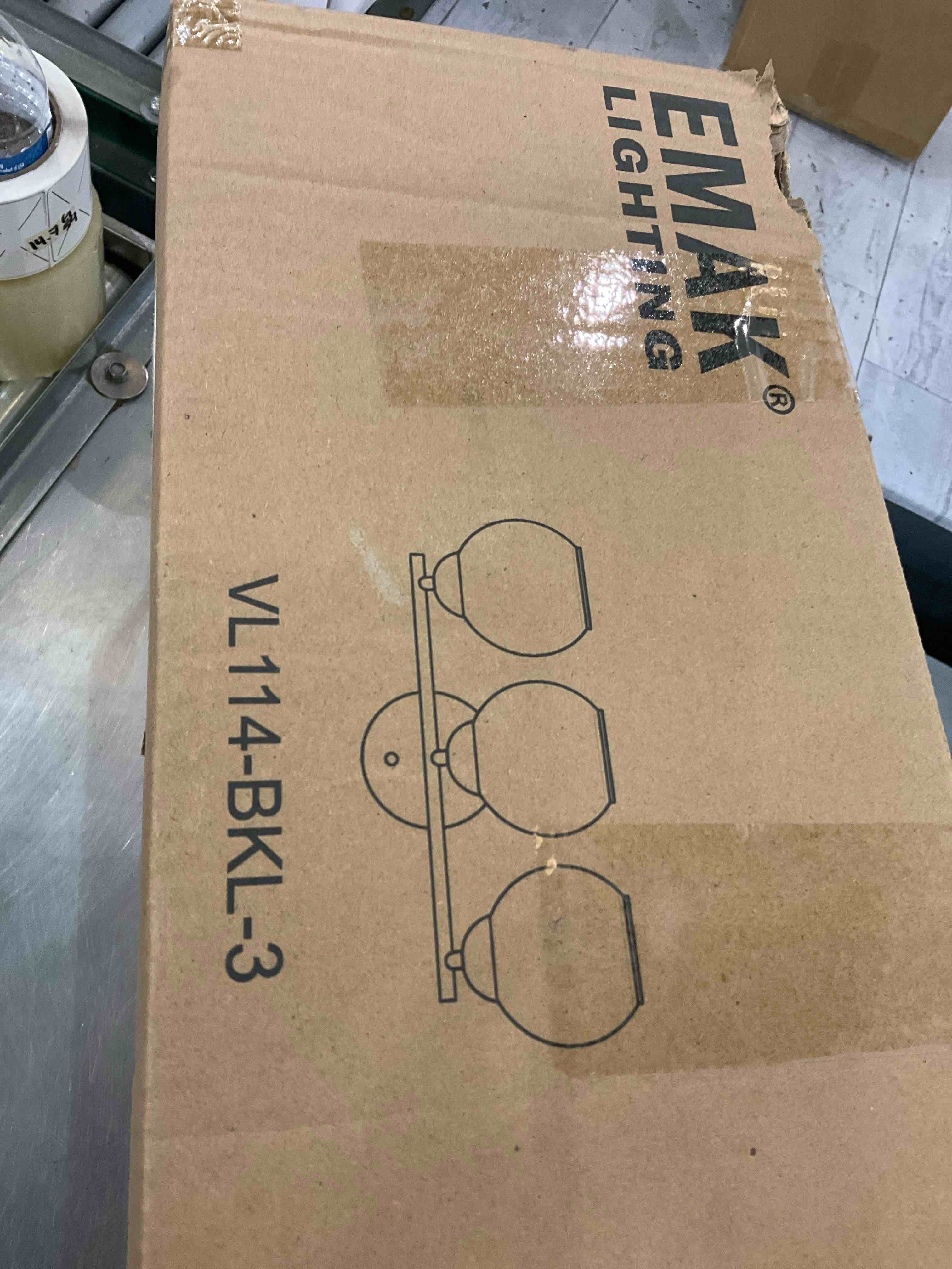 https://s3.amazonaws.com/lotting-images-prod/BargainHunt/EXS01191144_1710166609187.jpeg