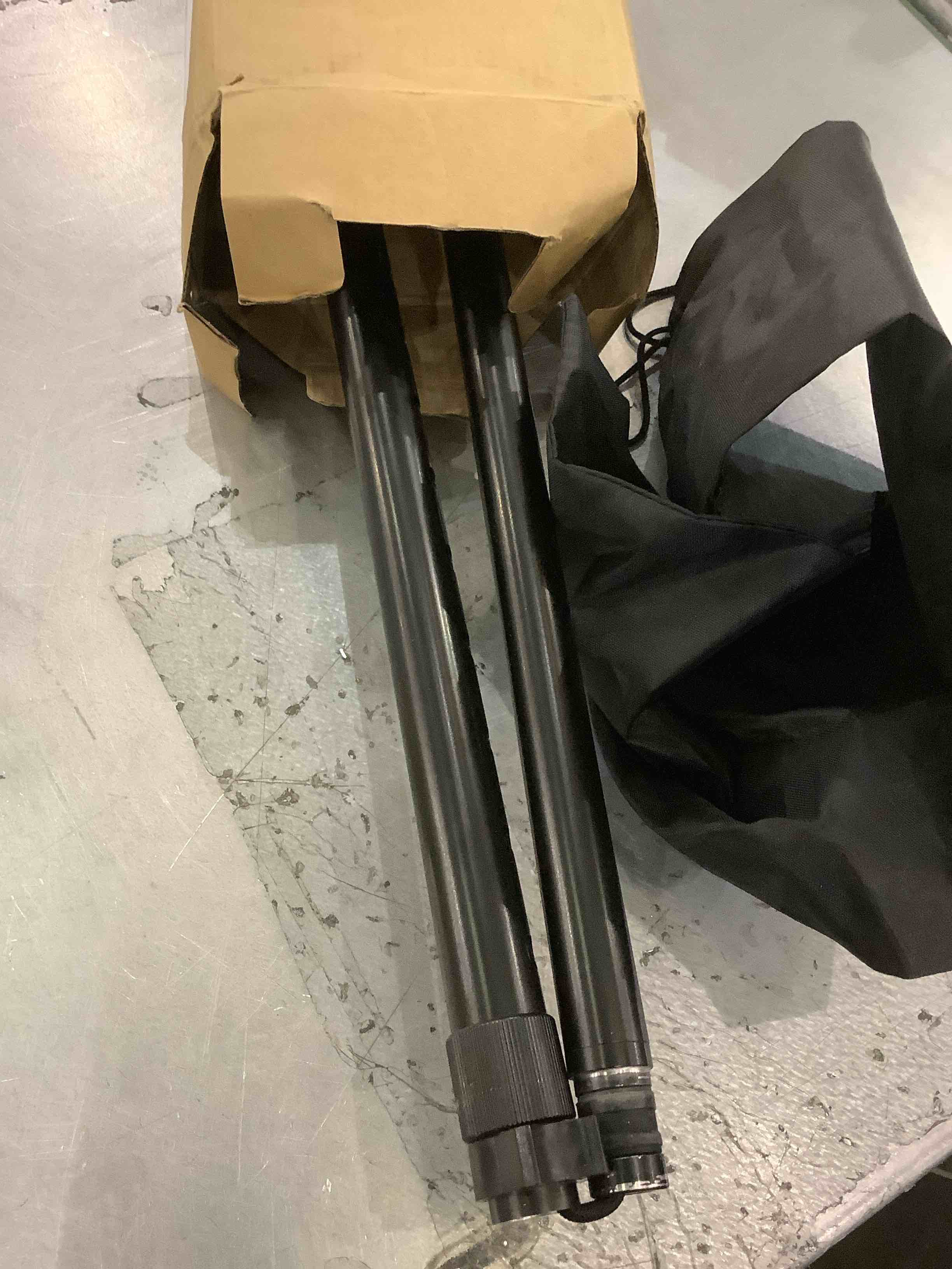 https://s3.amazonaws.com/lotting-images-prod/BargainHunt/EXS01191526_1709052118656.jpeg