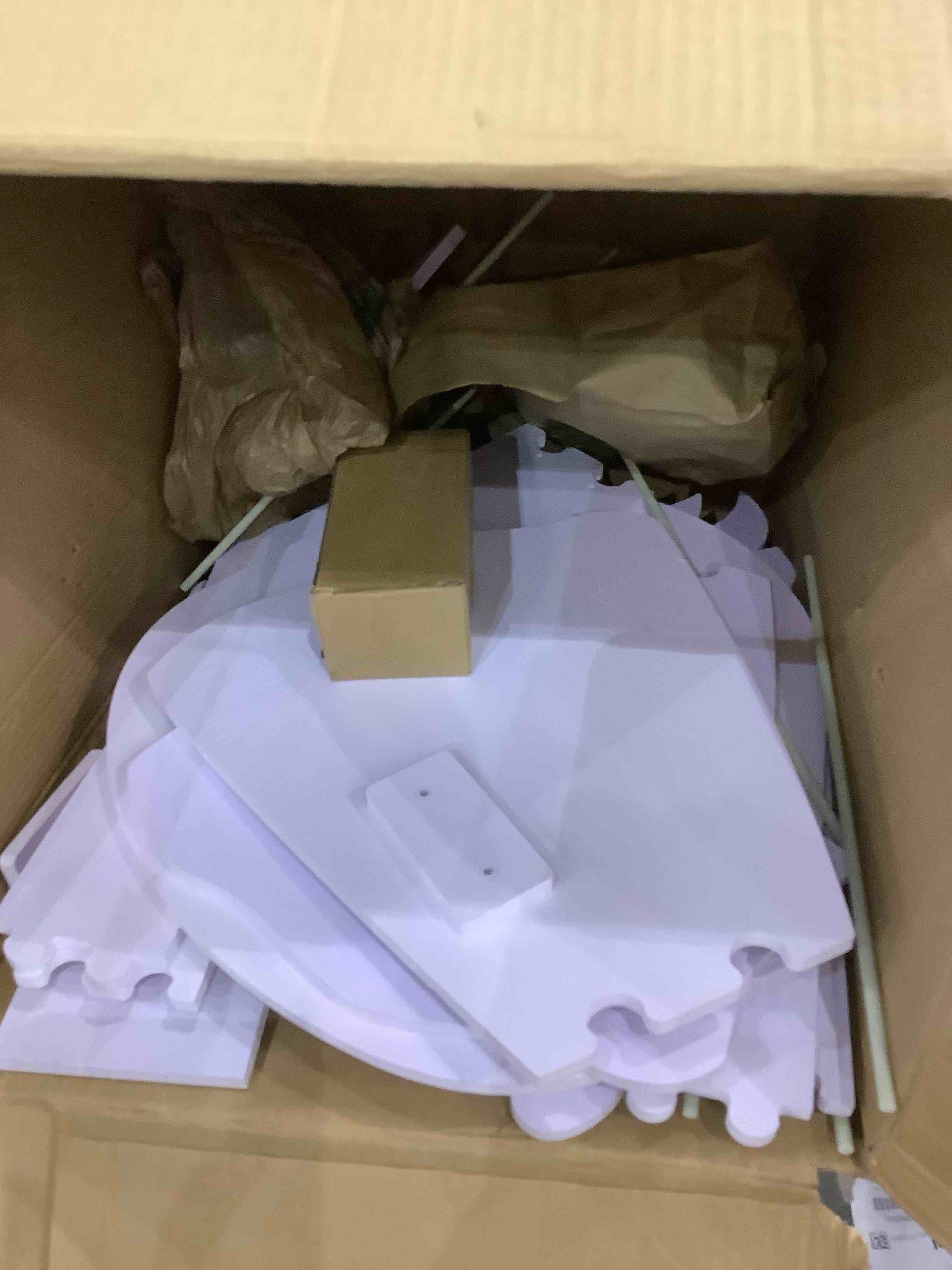 https://s3.amazonaws.com/lotting-images-prod/BargainHunt/EXS01191643_1709123698630.jpeg