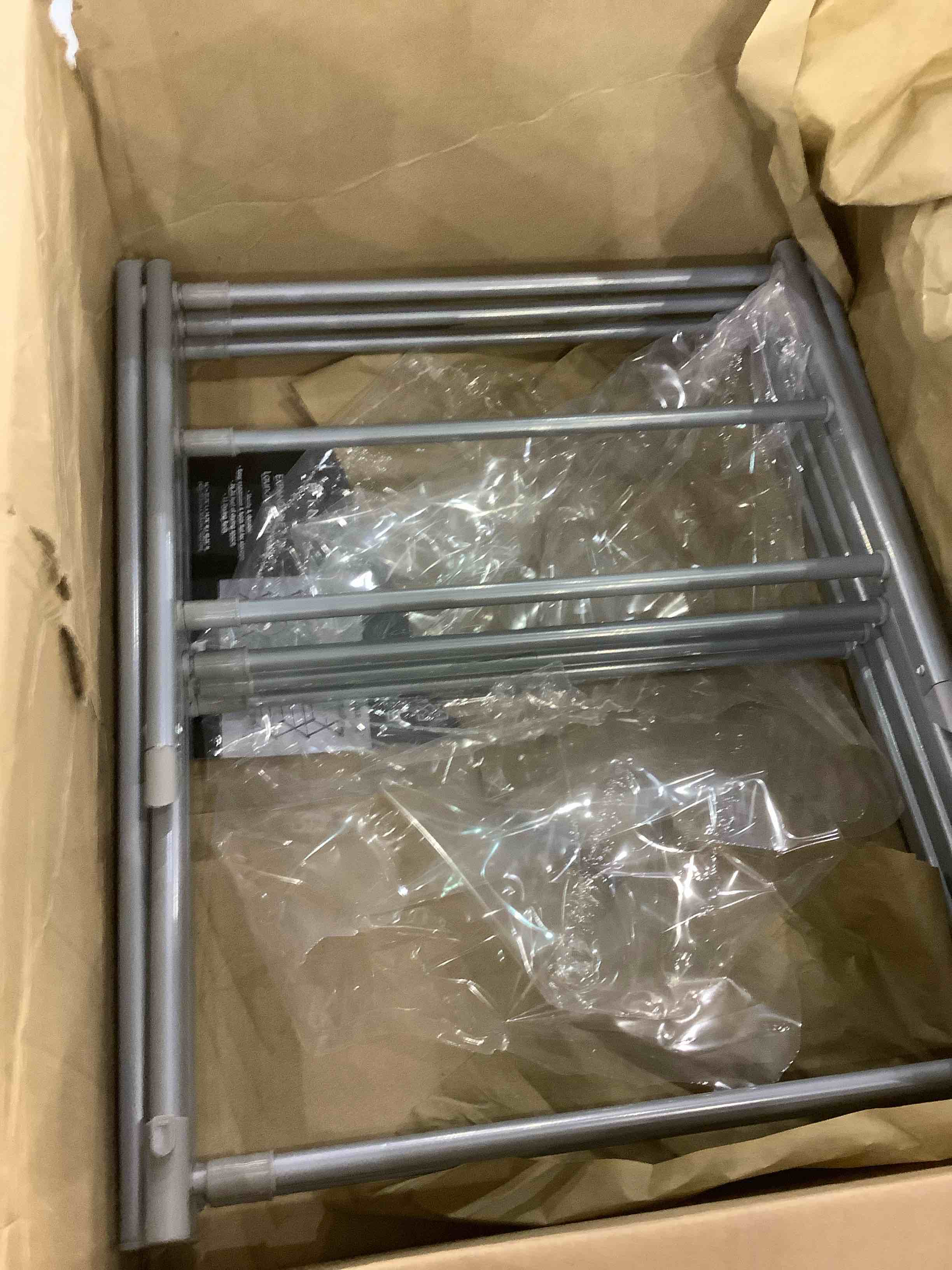 https://s3.amazonaws.com/lotting-images-prod/BargainHunt/EXS01191645_1709123864492.jpeg