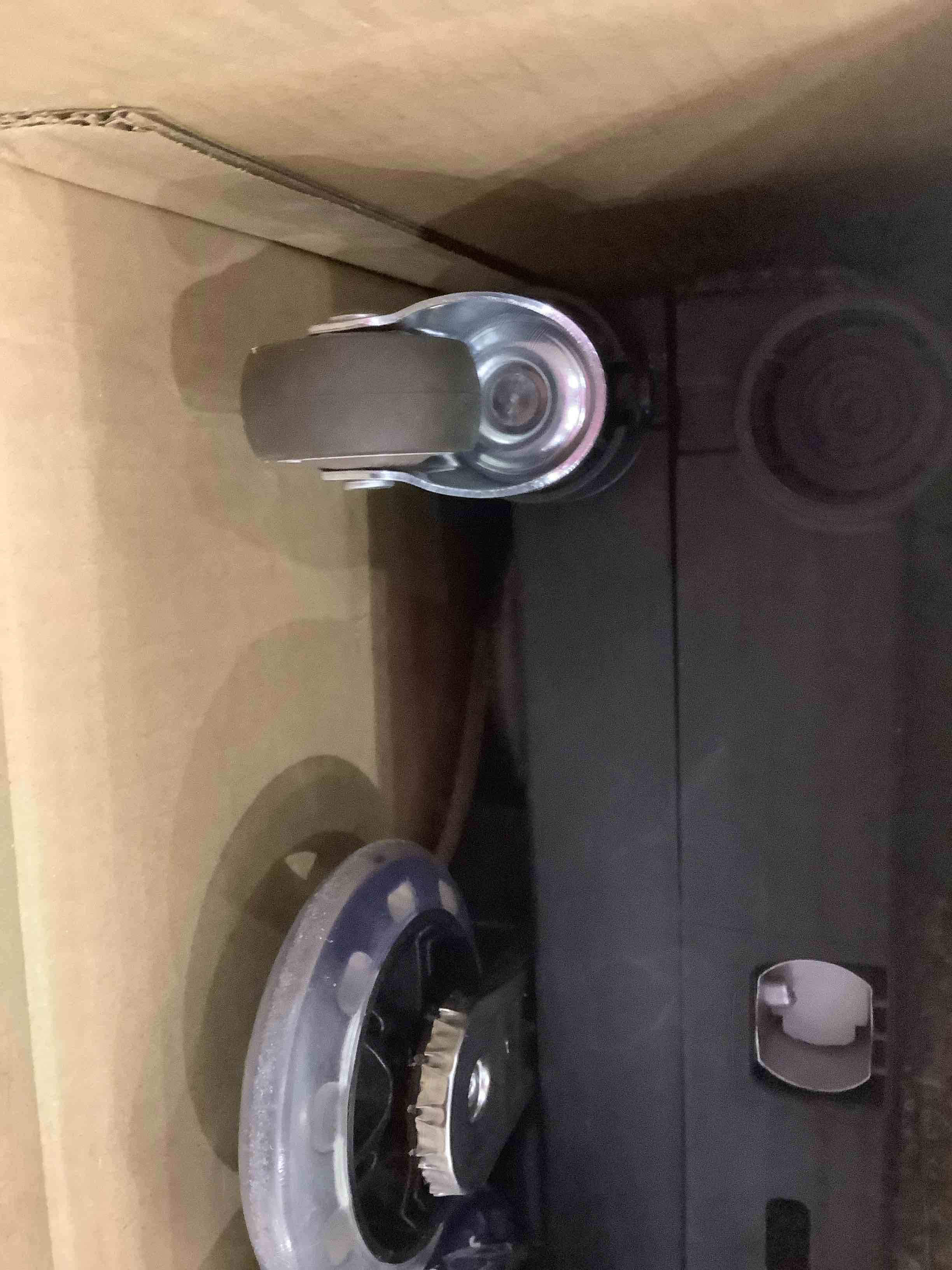 https://s3.amazonaws.com/lotting-images-prod/BargainHunt/EXS01191788_1709148192662.jpeg
