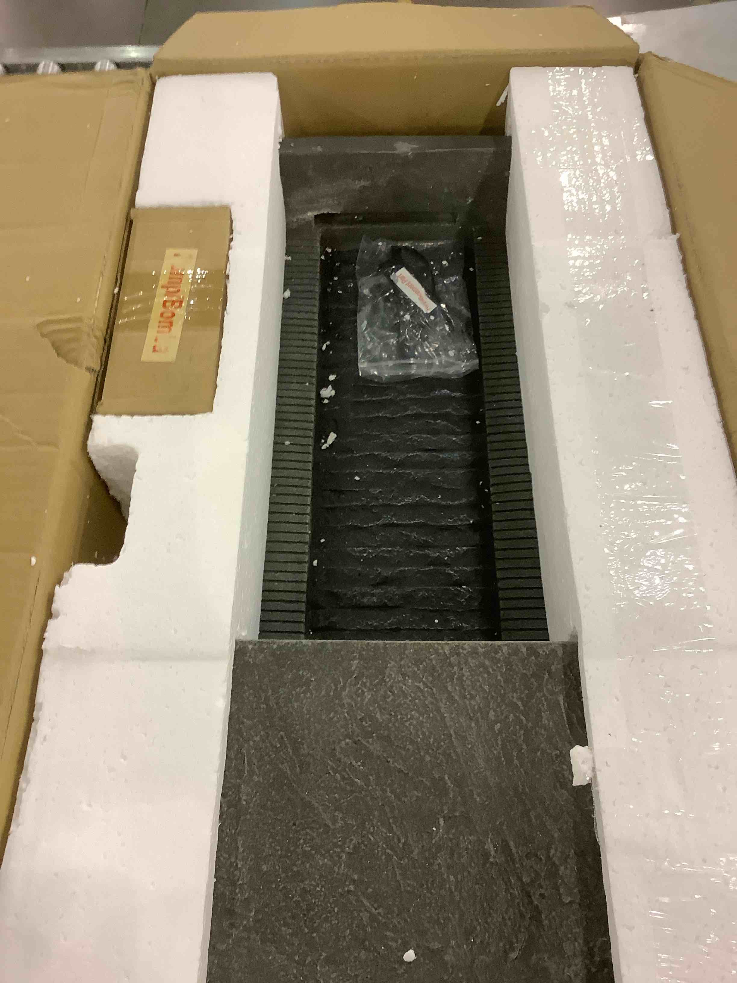 https://s3.amazonaws.com/lotting-images-prod/BargainHunt/EXS01191816_1709209828729.jpeg