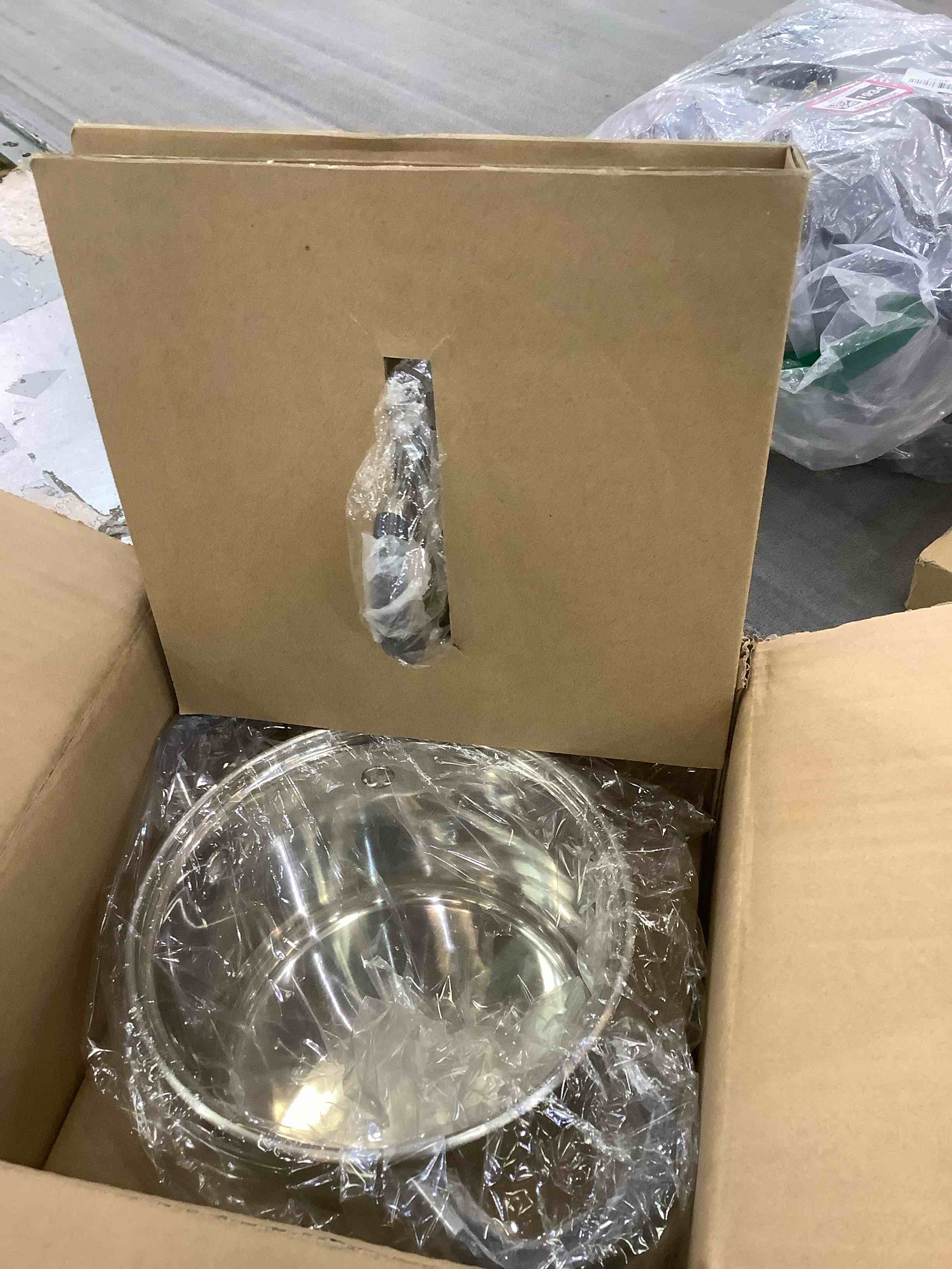 https://s3.amazonaws.com/lotting-images-prod/BargainHunt/EXS01191935_1709229320787.jpeg