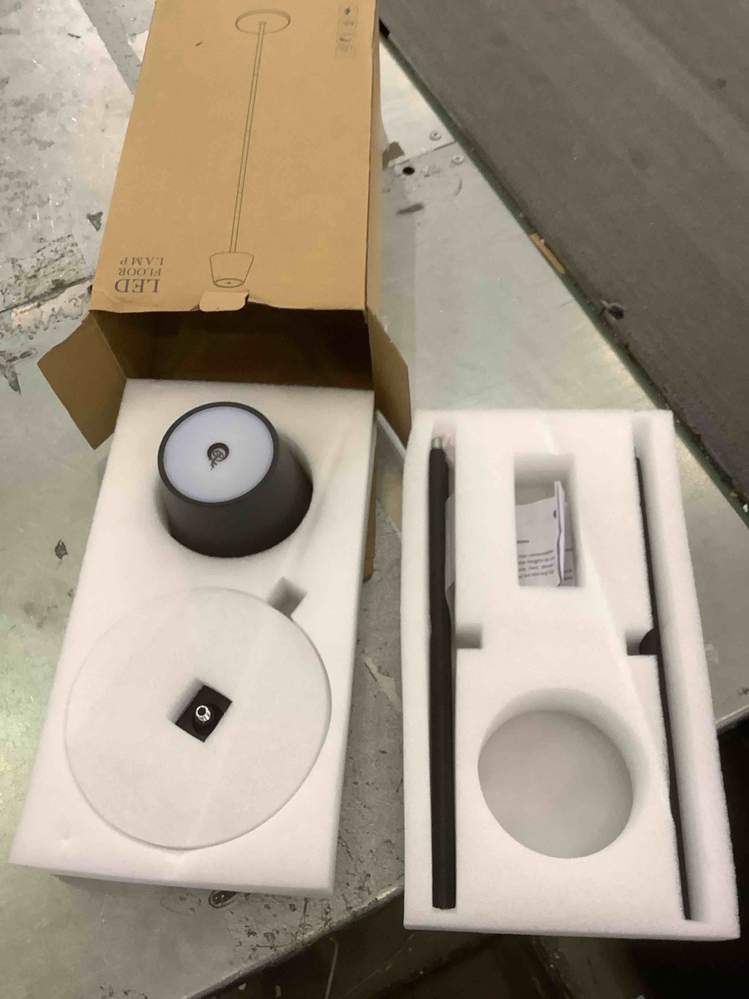 https://s3.amazonaws.com/lotting-images-prod/BargainHunt/EXS01191940_1709229653765.jpeg