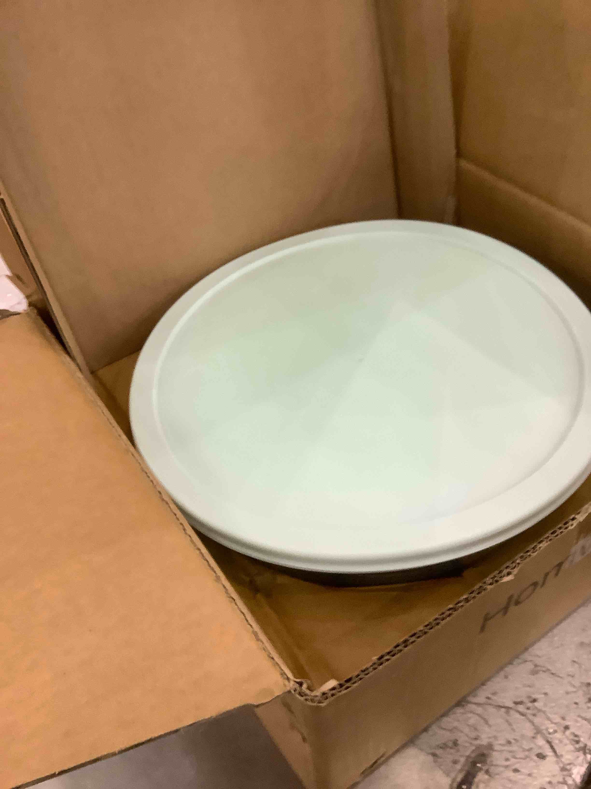 https://s3.amazonaws.com/lotting-images-prod/BargainHunt/EXS01191979_1709235340806.jpeg