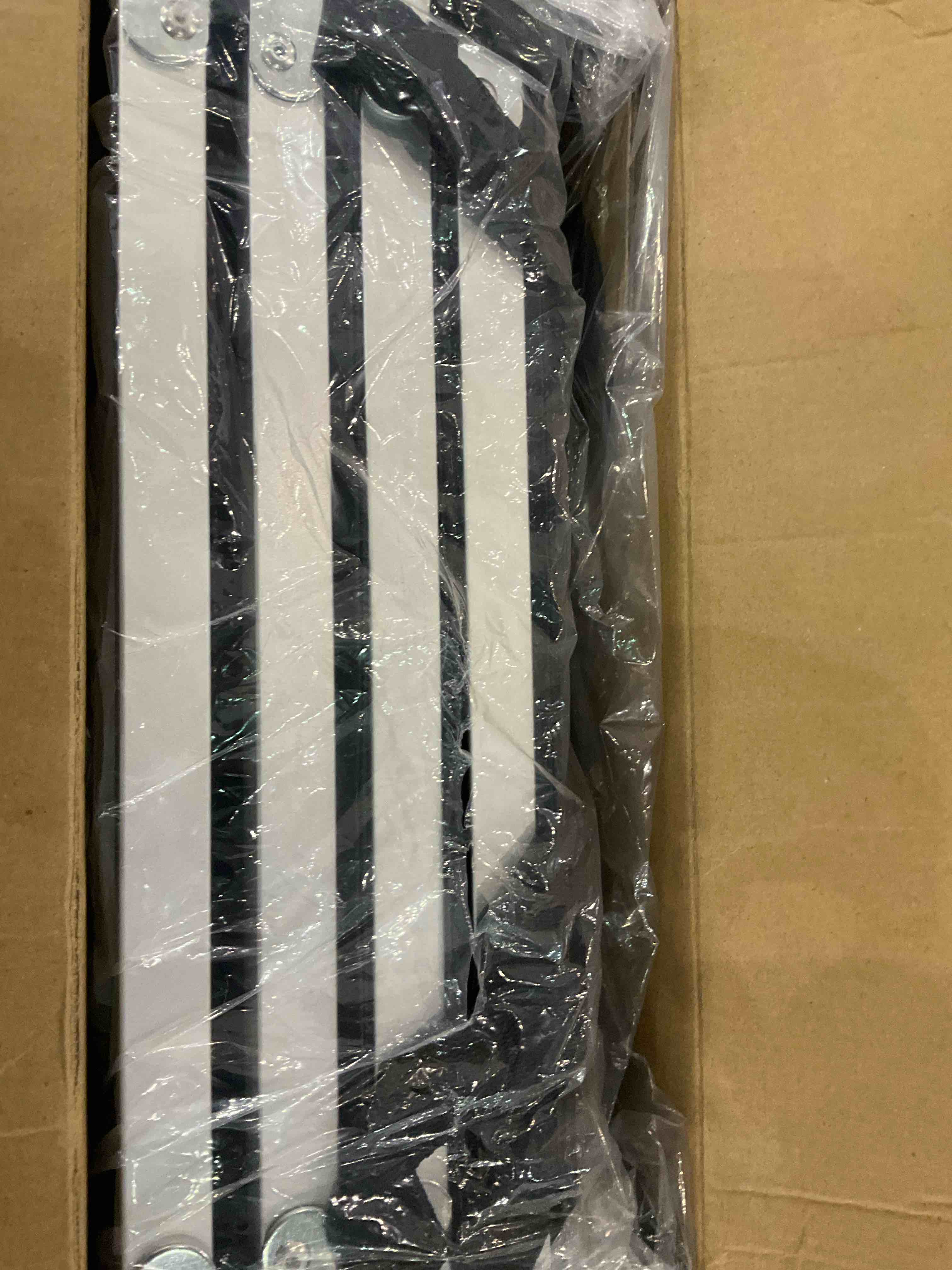 https://s3.amazonaws.com/lotting-images-prod/BargainHunt/EXS01192172_1709556534733.jpeg