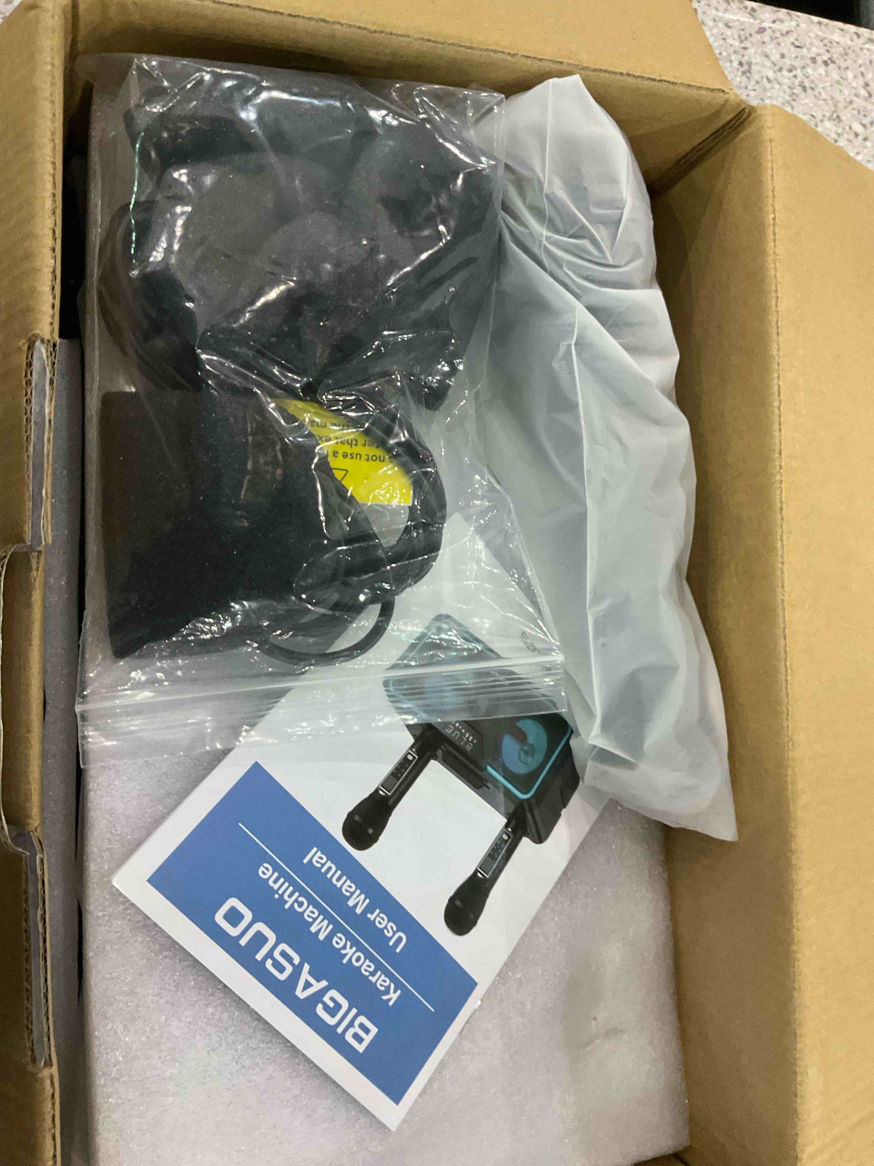 https://s3.amazonaws.com/lotting-images-prod/BargainHunt/EXS01192174_1709556943323.jpeg