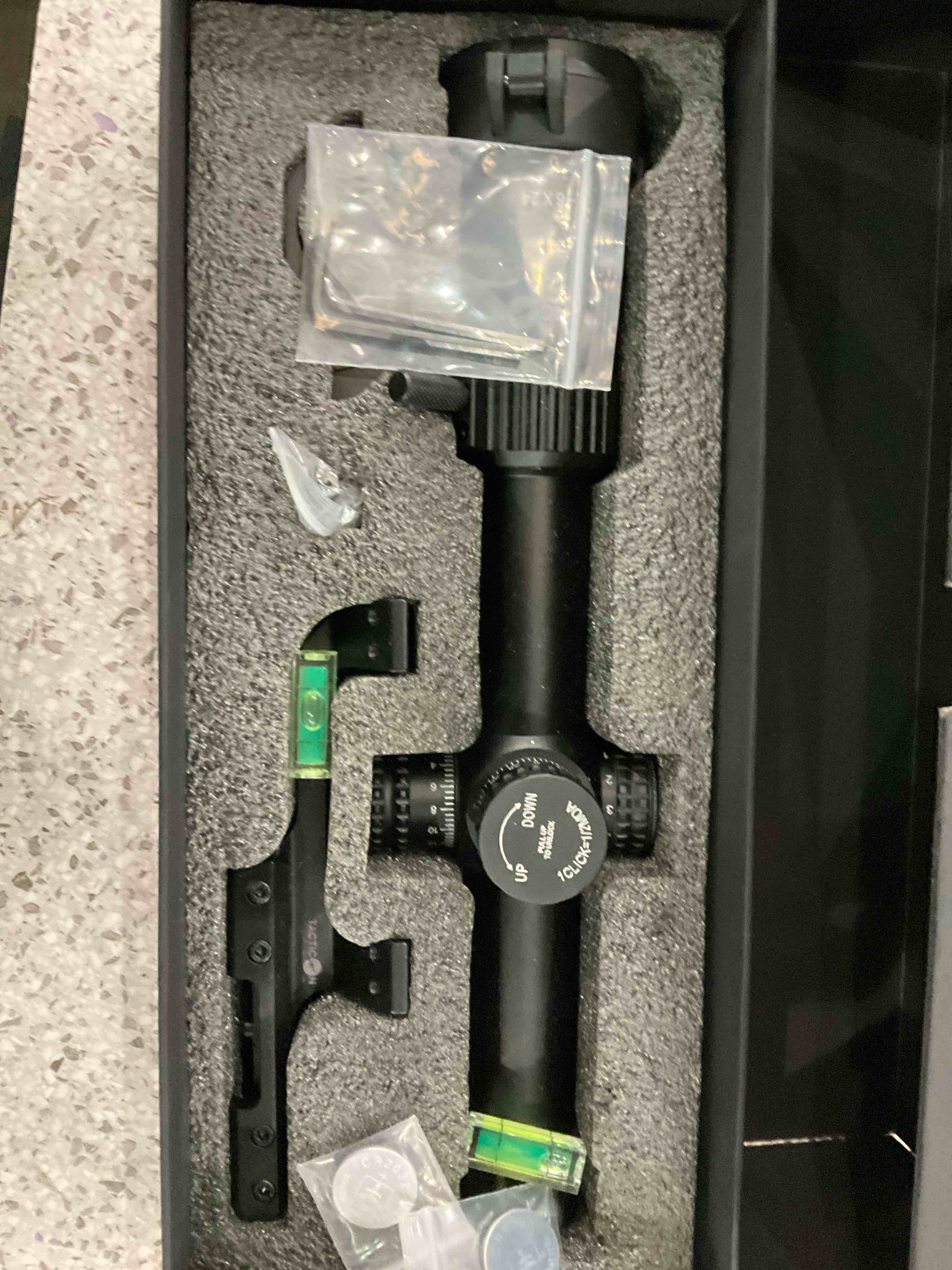 https://s3.amazonaws.com/lotting-images-prod/BargainHunt/EXS01192185_1709558895947.jpeg