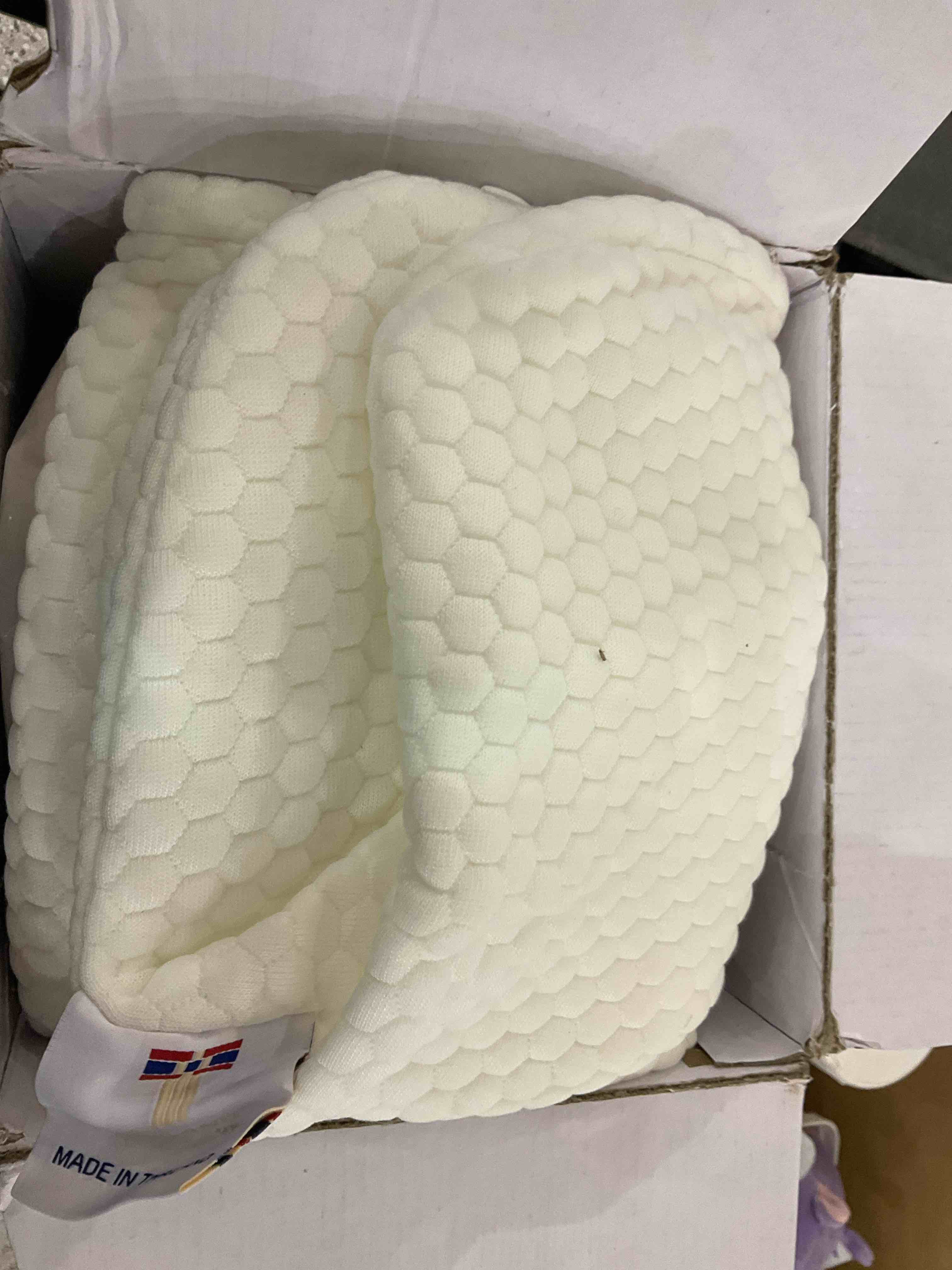 https://s3.amazonaws.com/lotting-images-prod/BargainHunt/EXS01192203_1709564428801.jpeg