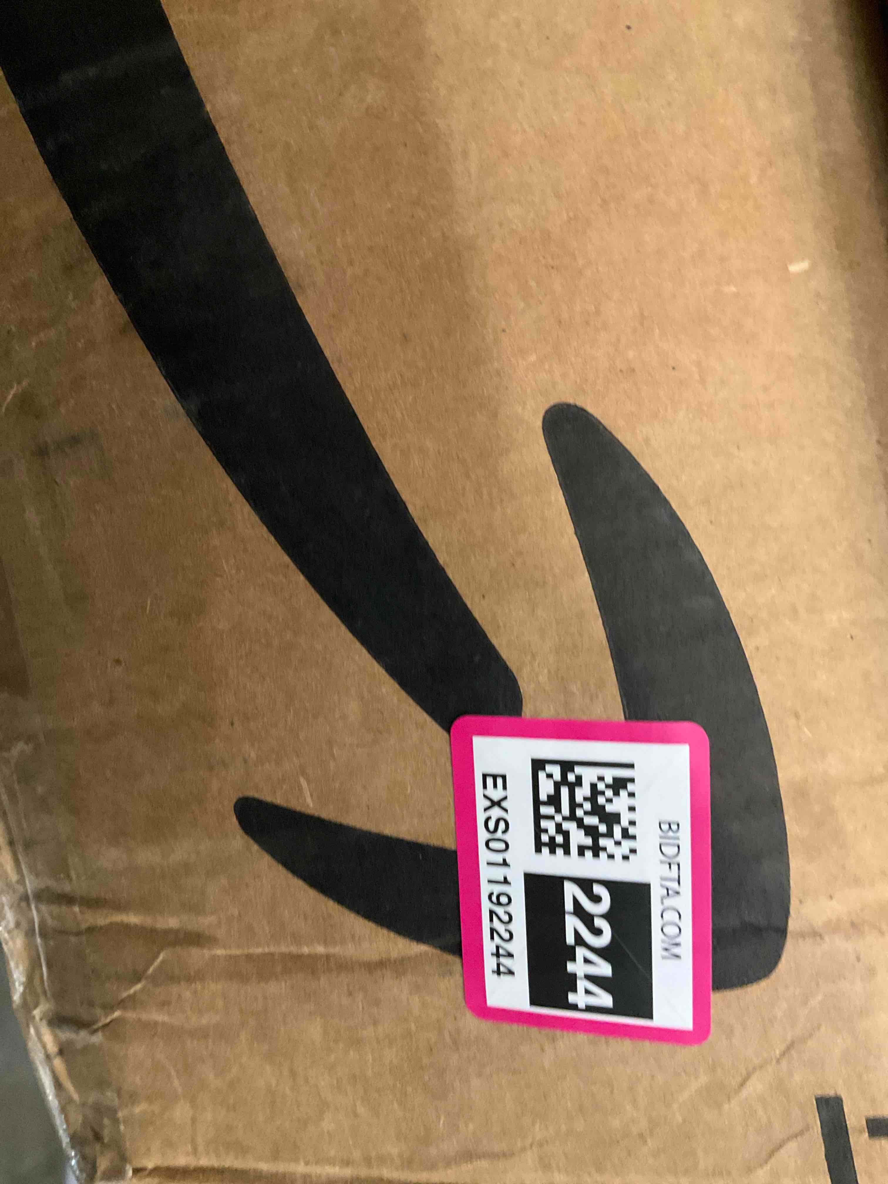 https://s3.amazonaws.com/lotting-images-prod/BargainHunt/EXS01192244_1709578408605.jpeg