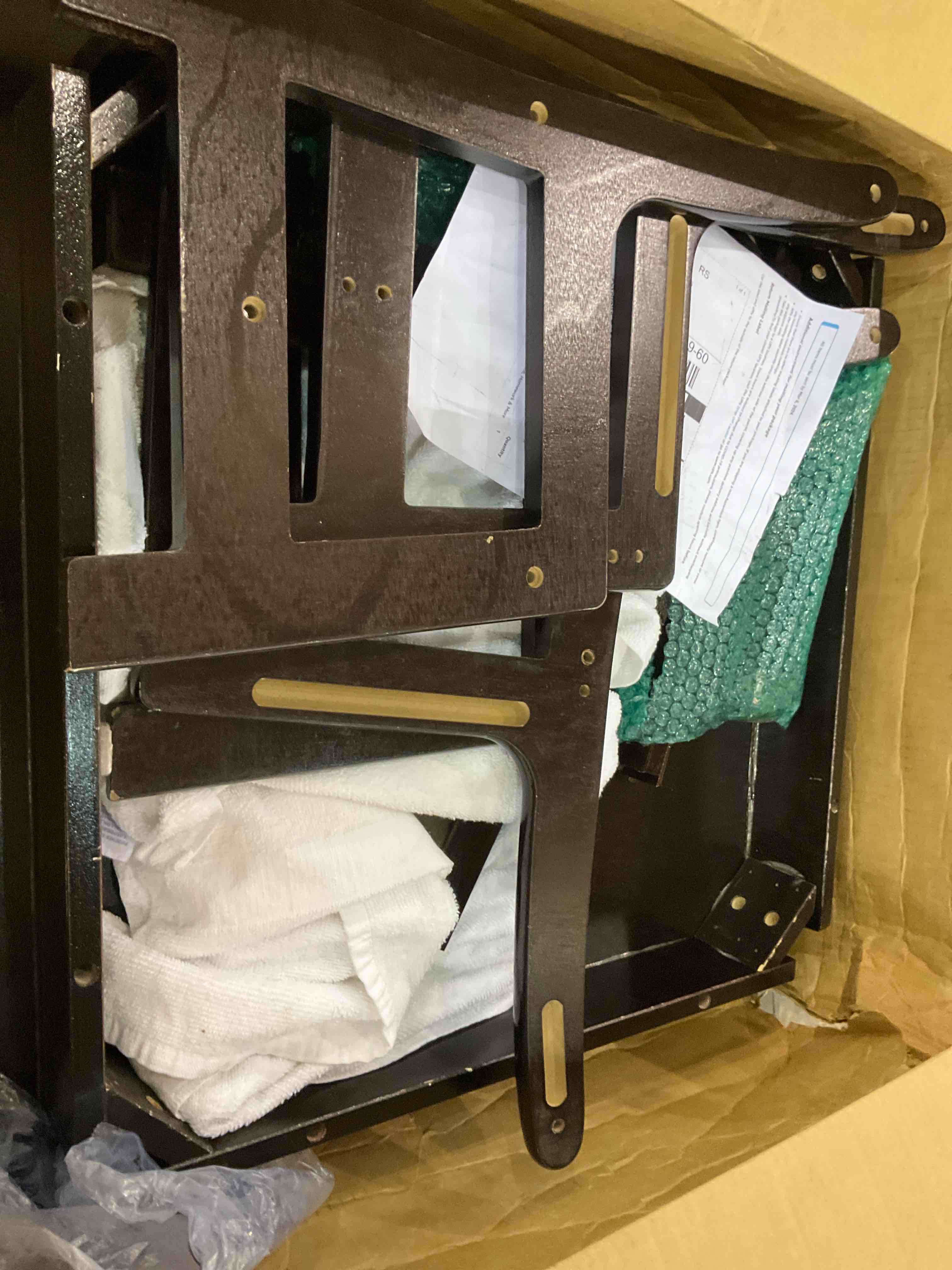 https://s3.amazonaws.com/lotting-images-prod/BargainHunt/EXS01192246_1709580417466.jpeg