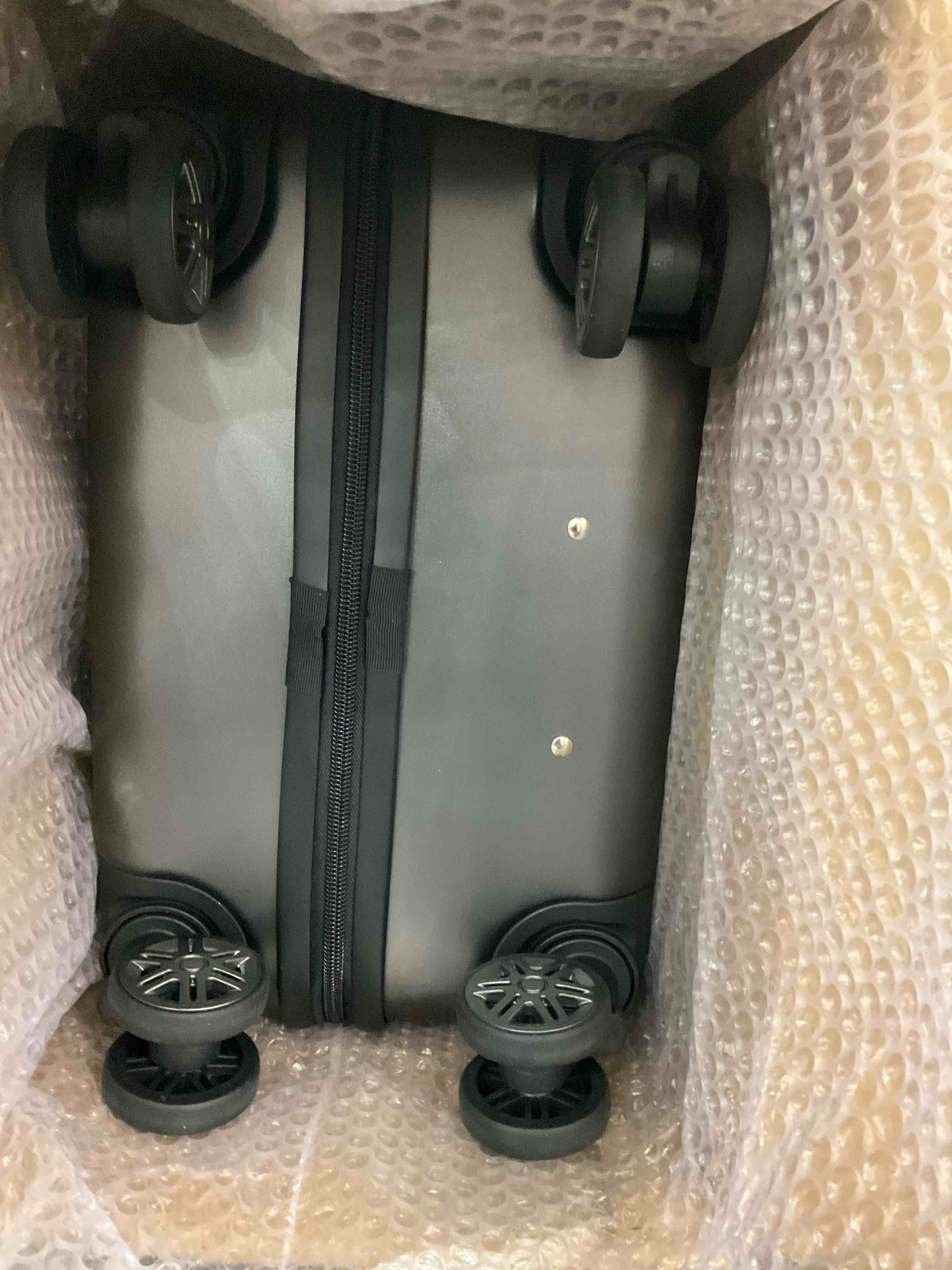 https://s3.amazonaws.com/lotting-images-prod/BargainHunt/EXS01193047_1709741742591.jpeg