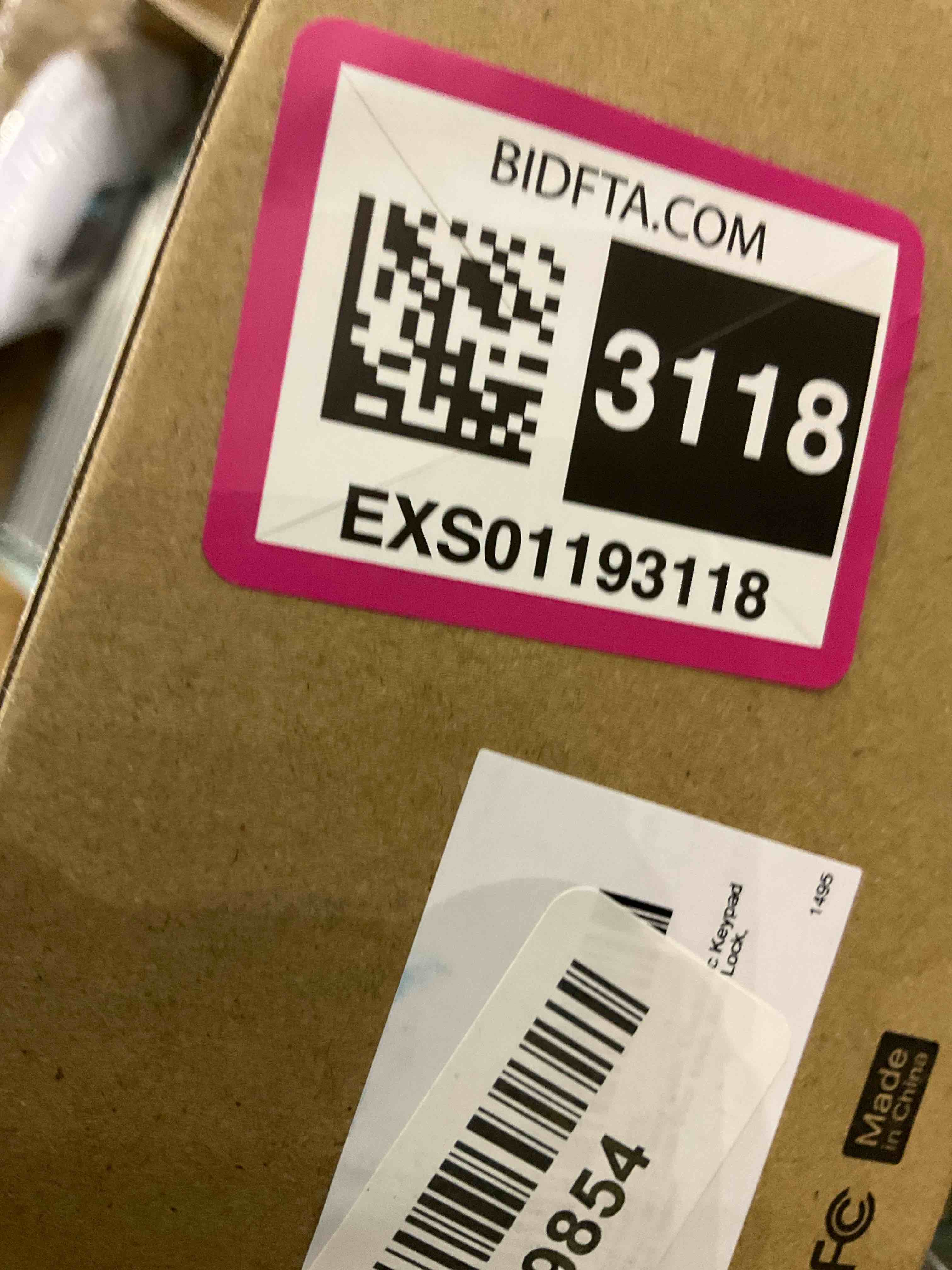 https://s3.amazonaws.com/lotting-images-prod/BargainHunt/EXS01193118_1709646154653.jpeg