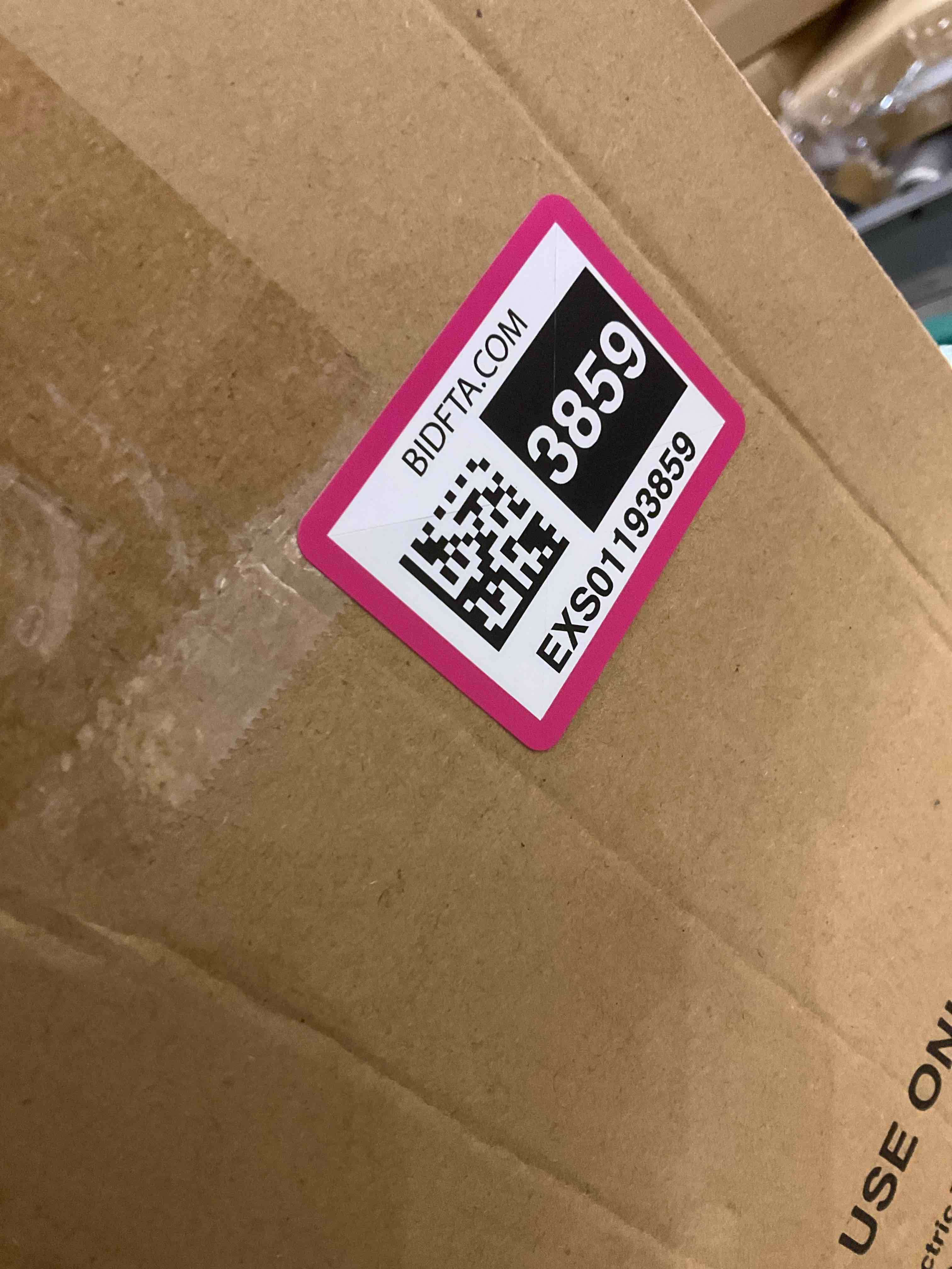 https://s3.amazonaws.com/lotting-images-prod/BargainHunt/EXS01193859_1709316575779.jpeg