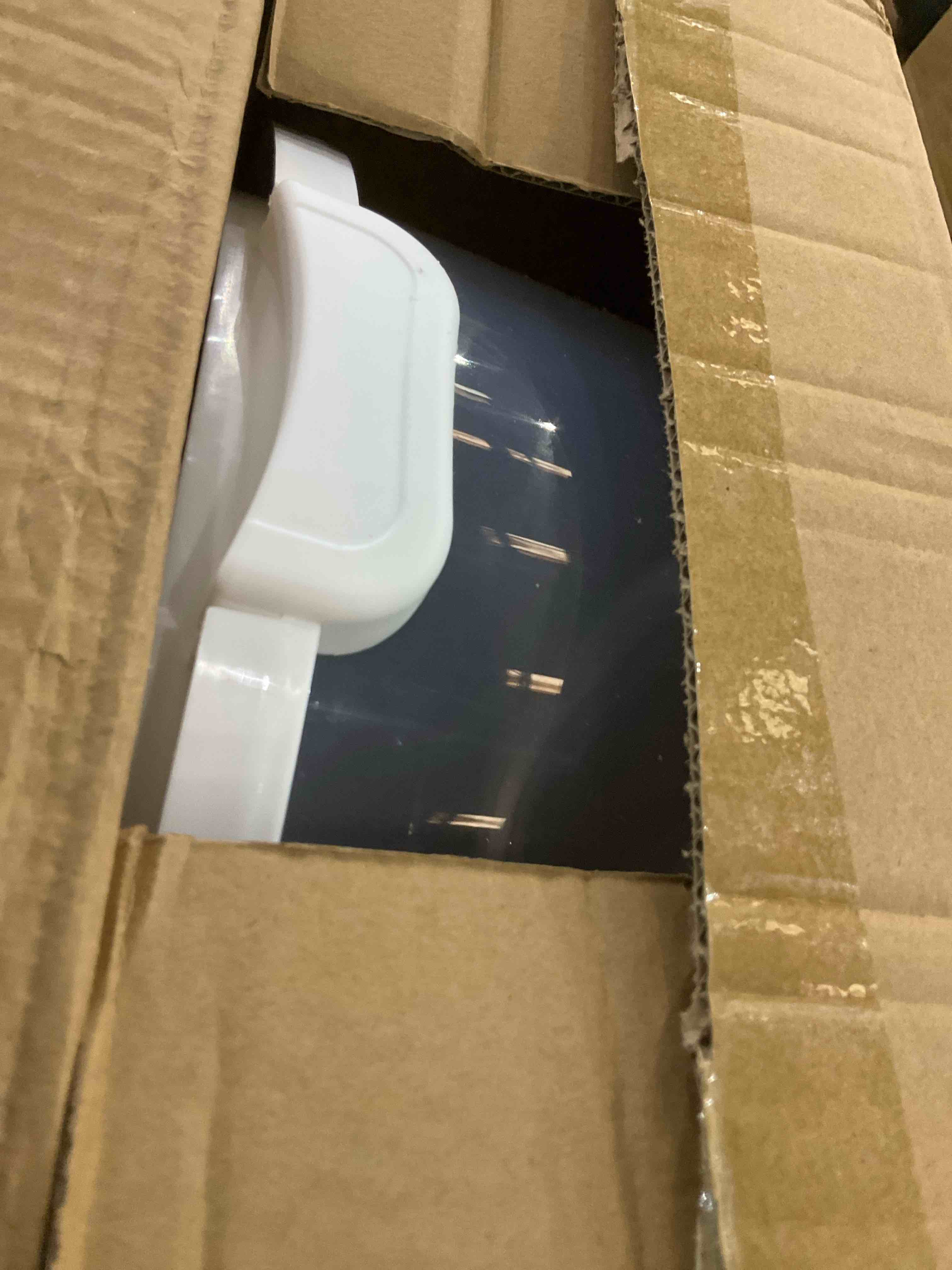 https://s3.amazonaws.com/lotting-images-prod/BargainHunt/EXS01193878_1709317957745.jpeg