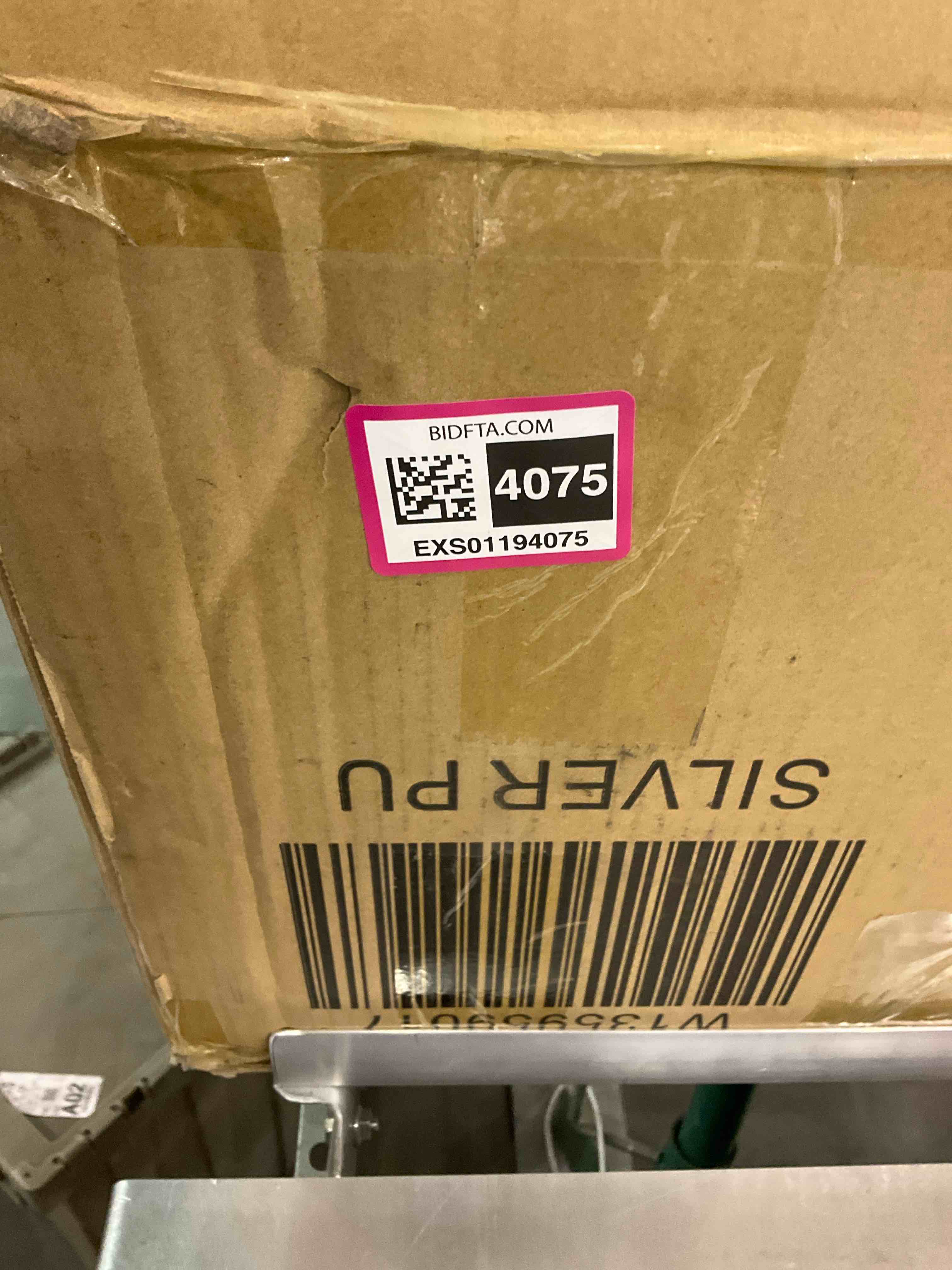 https://s3.amazonaws.com/lotting-images-prod/BargainHunt/EXS01194075_1709210559978.jpeg